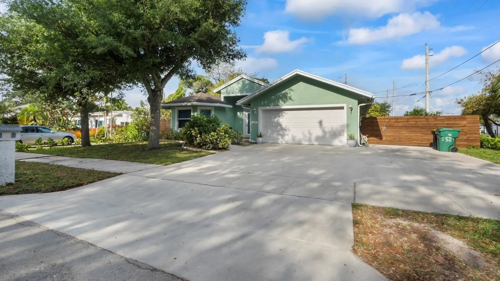 4521 SW 25th Ave