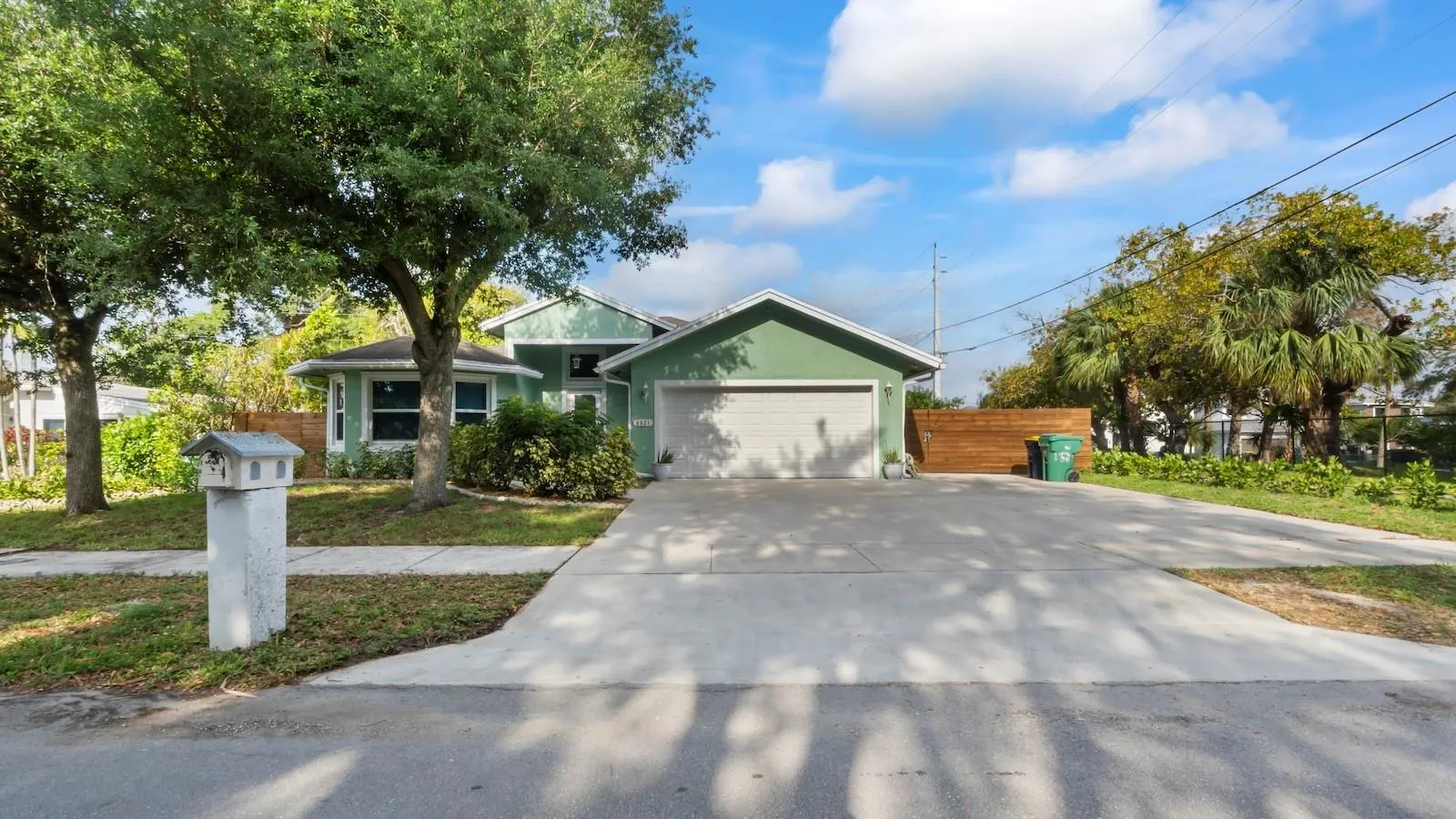 4521 SW 25th Ave