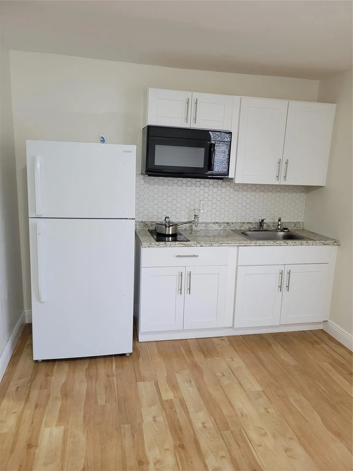 808 NW 19 St