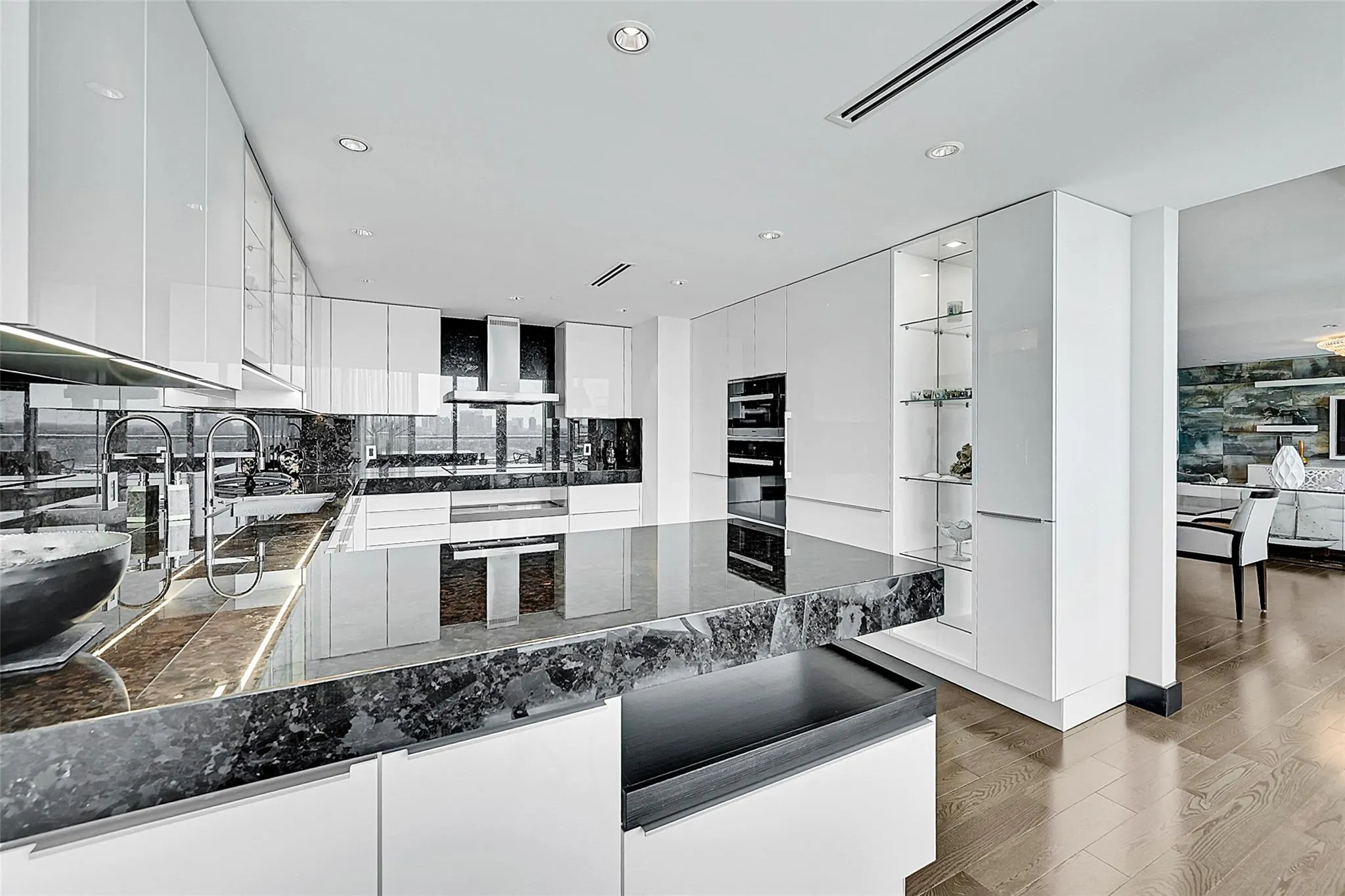 1 N Fort Lauderdale Beach Blvd, #1905