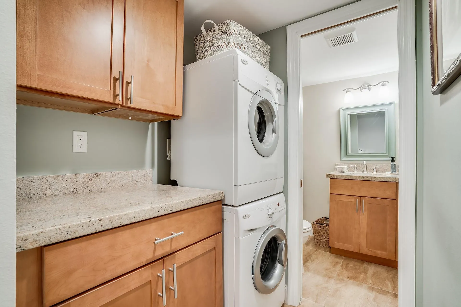 658 Kensington Pl, #11B