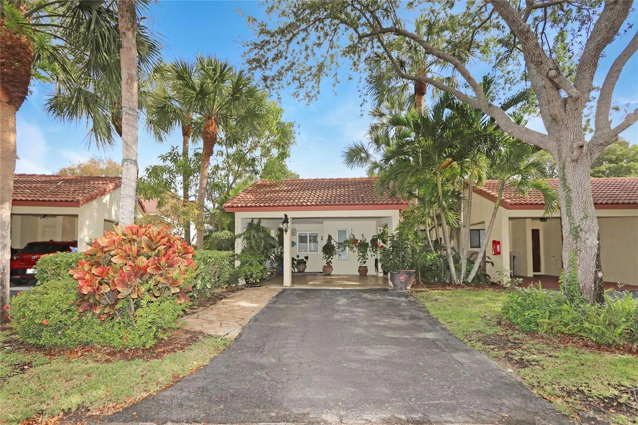 16145 Laurel Dr, #31