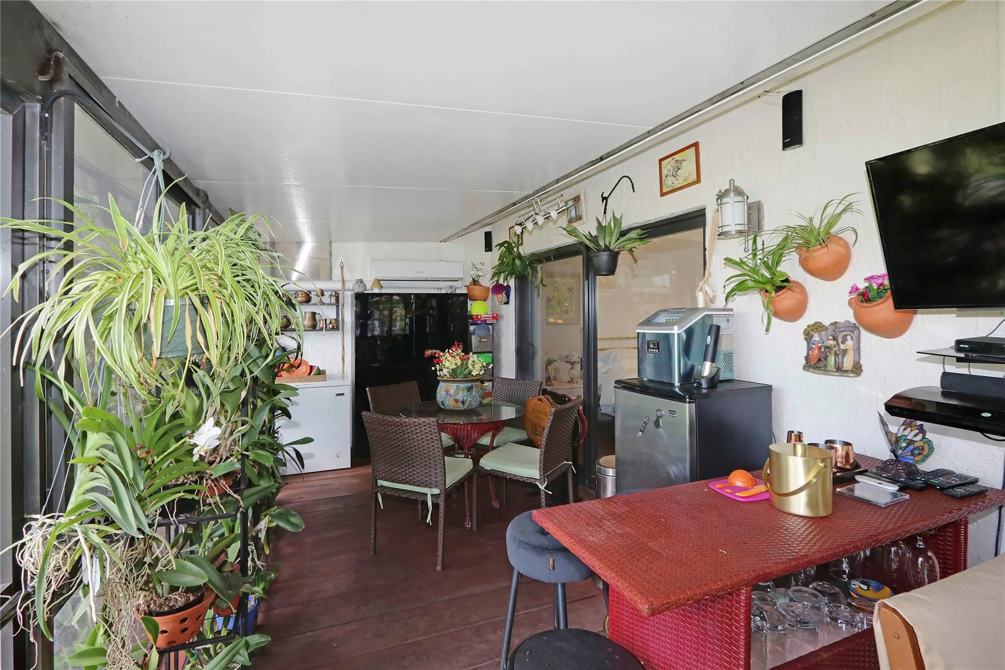 16145 Laurel Dr, #31