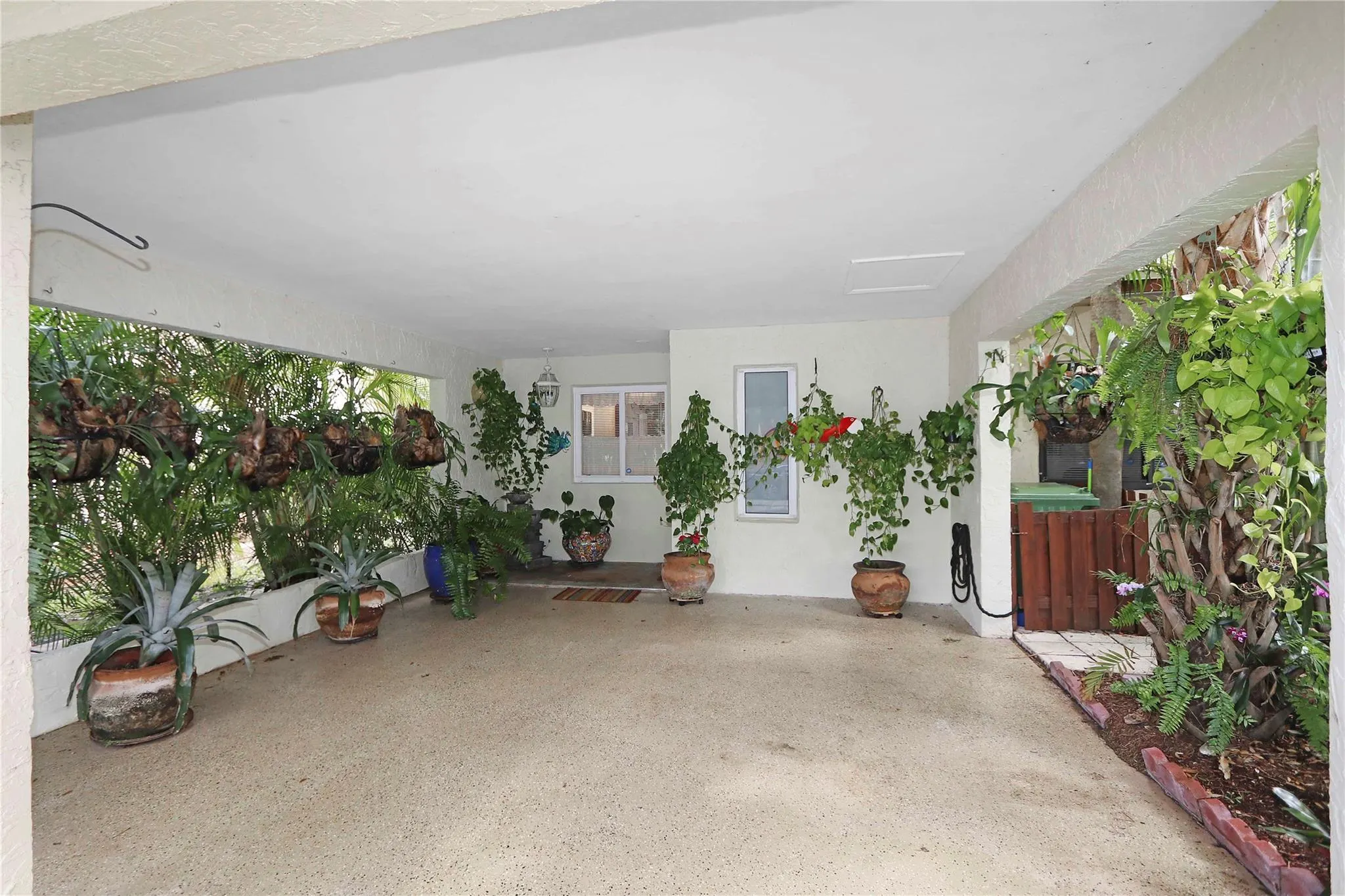 16145 Laurel Dr, #31