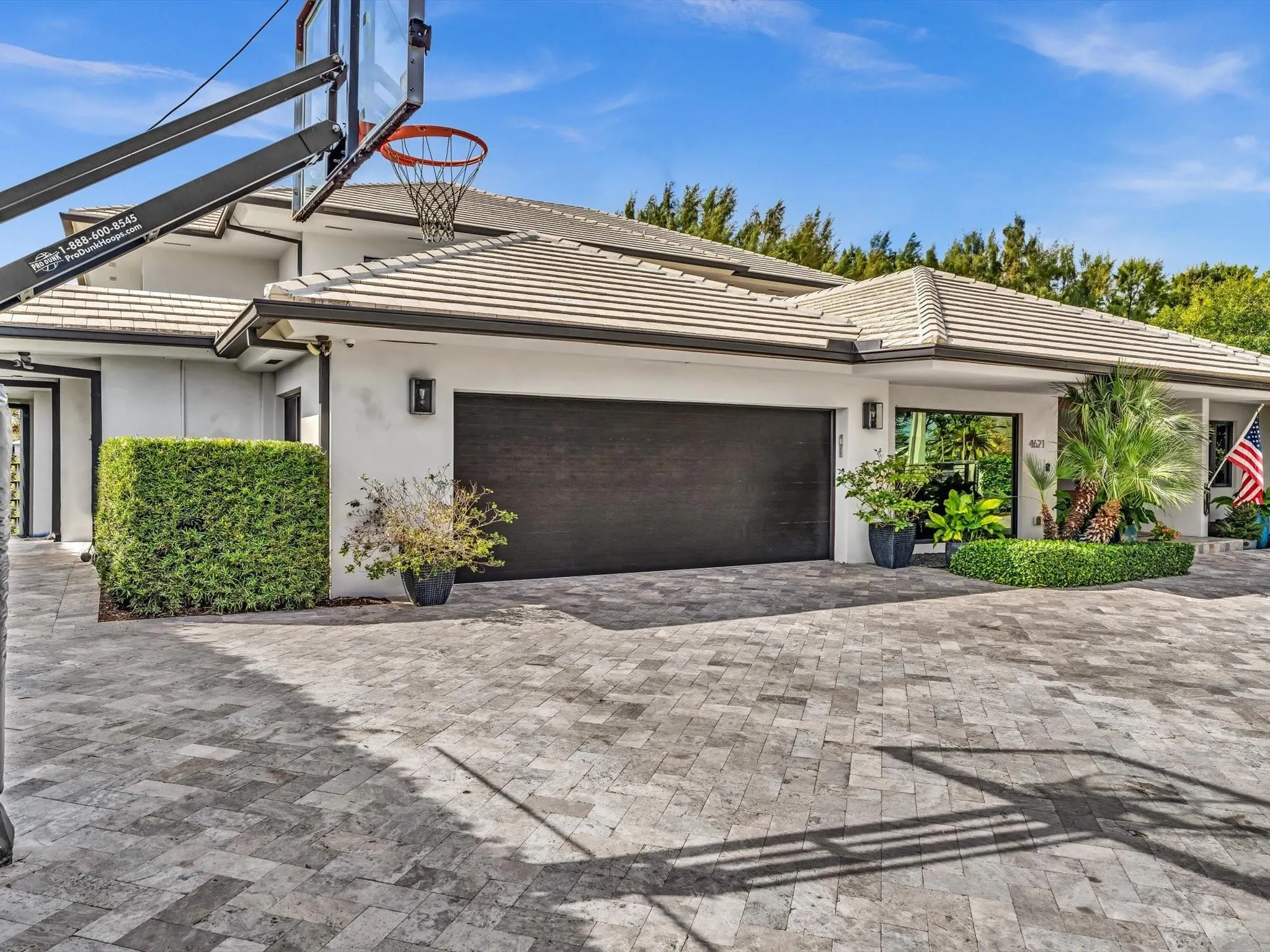 4621 NE 25th Ave
