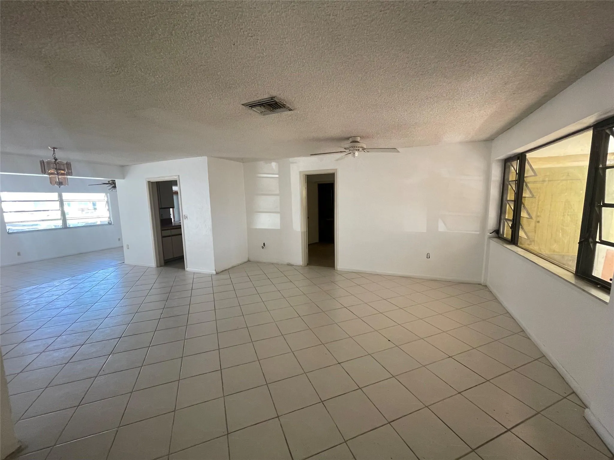 2333 NE 19th Ave
