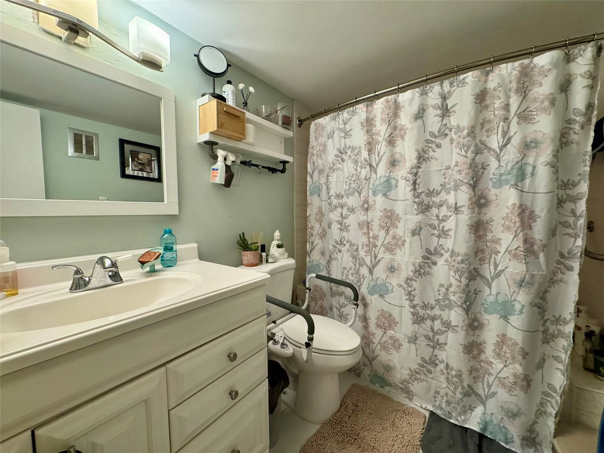 124 NE 19th Ct, #201B