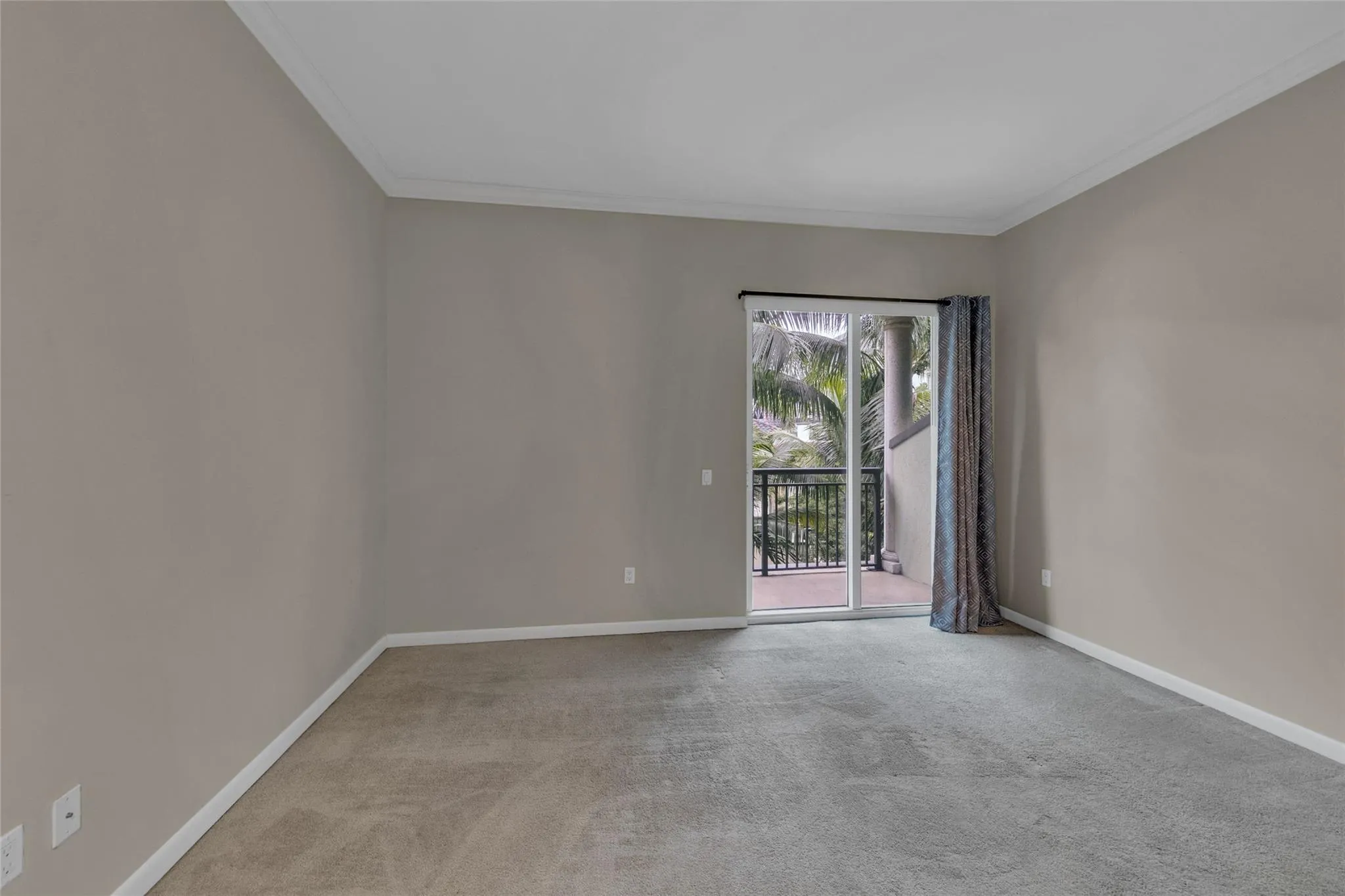 2625 NE 14th Ave, #303
