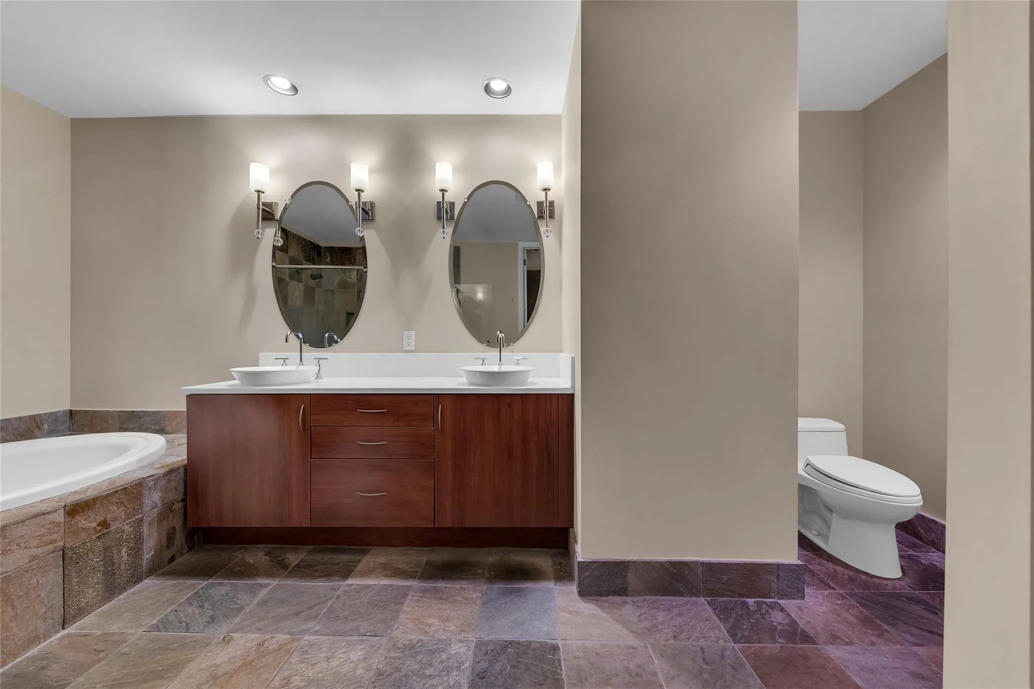 2625 NE 14th Ave, #303