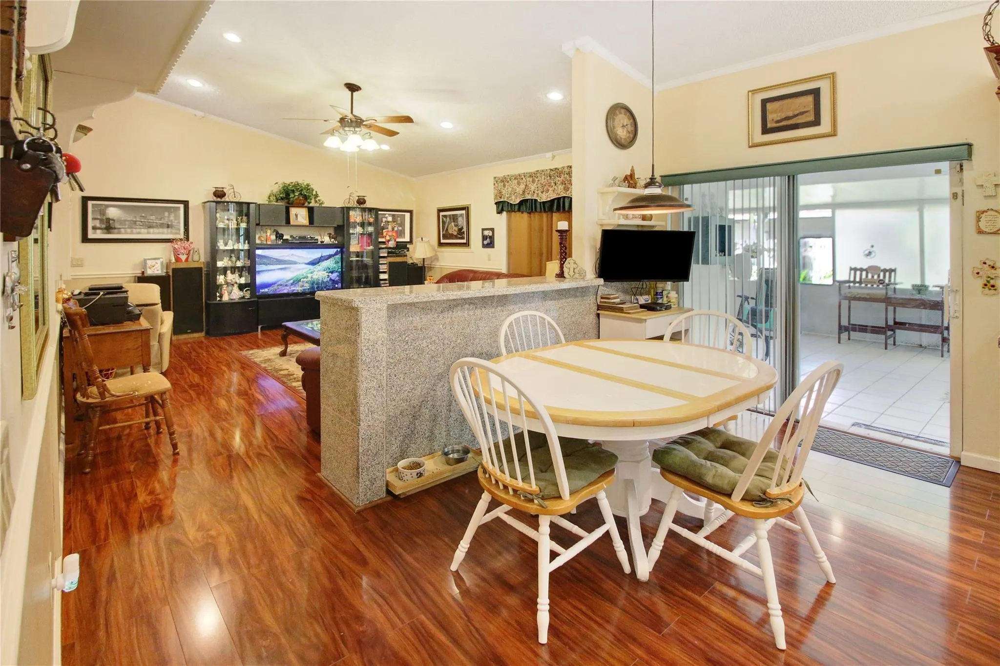 15580 Winkfield Cir