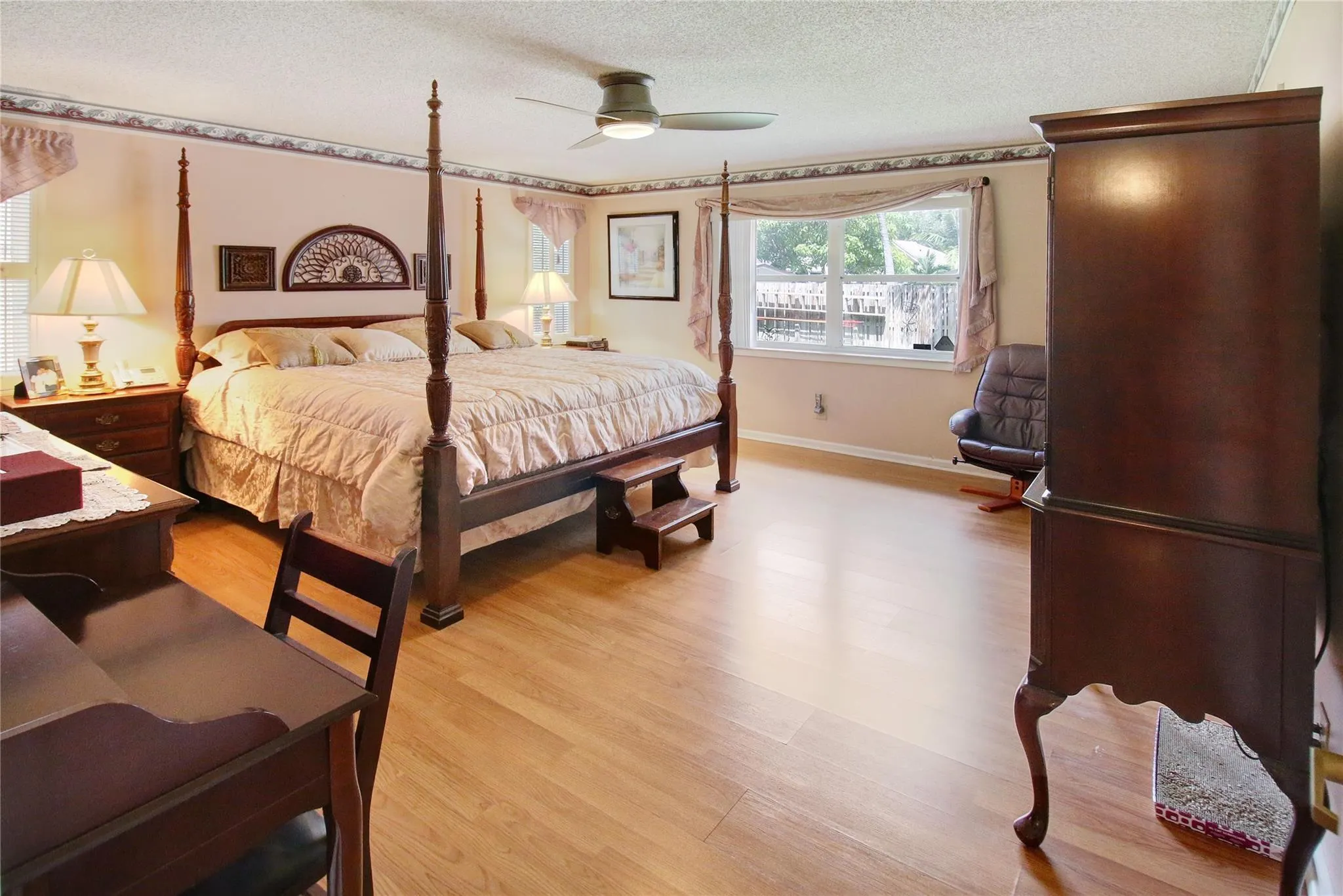 15580 Winkfield Cir