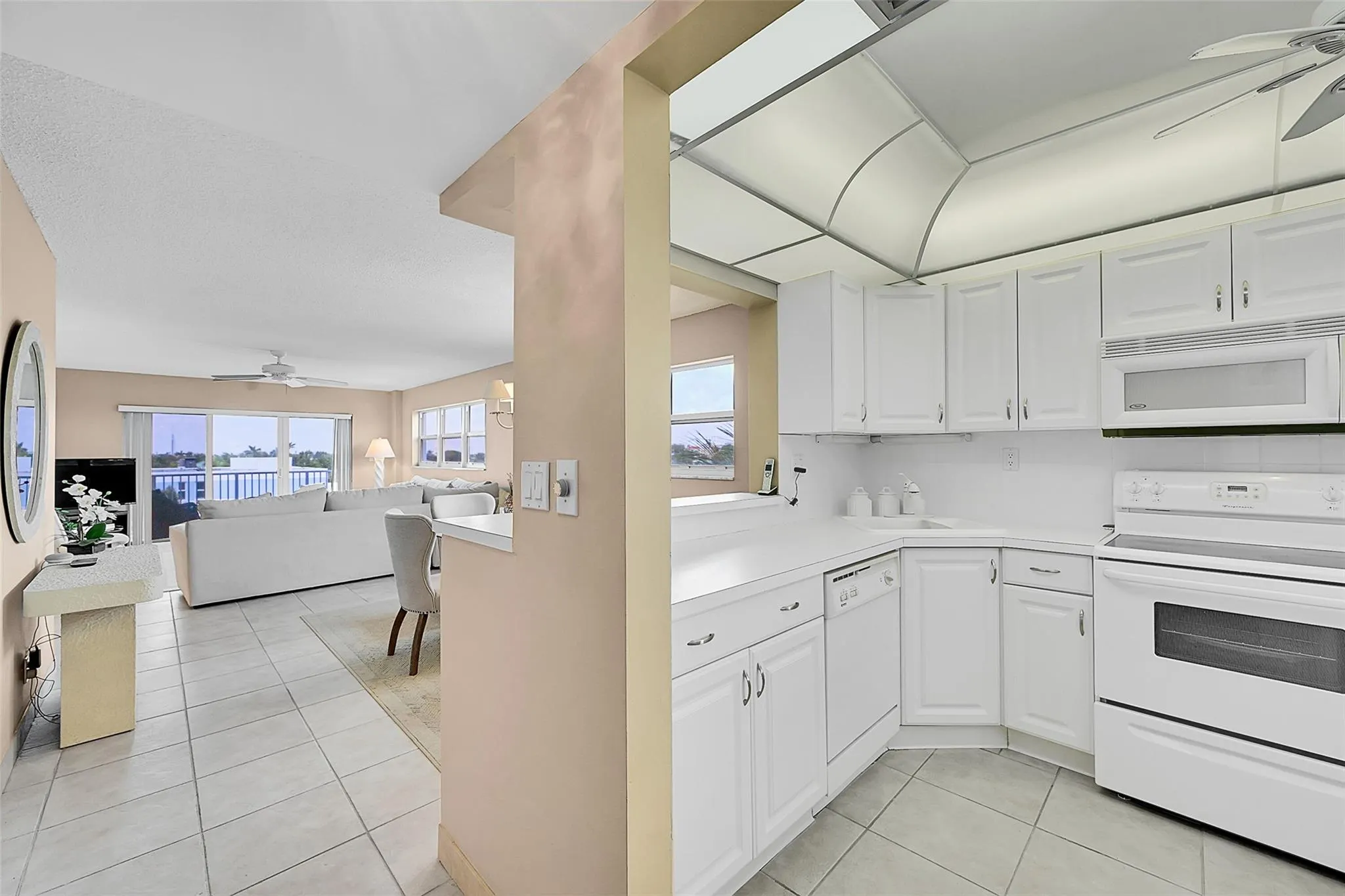 4540 N Ocean Dr, #406
