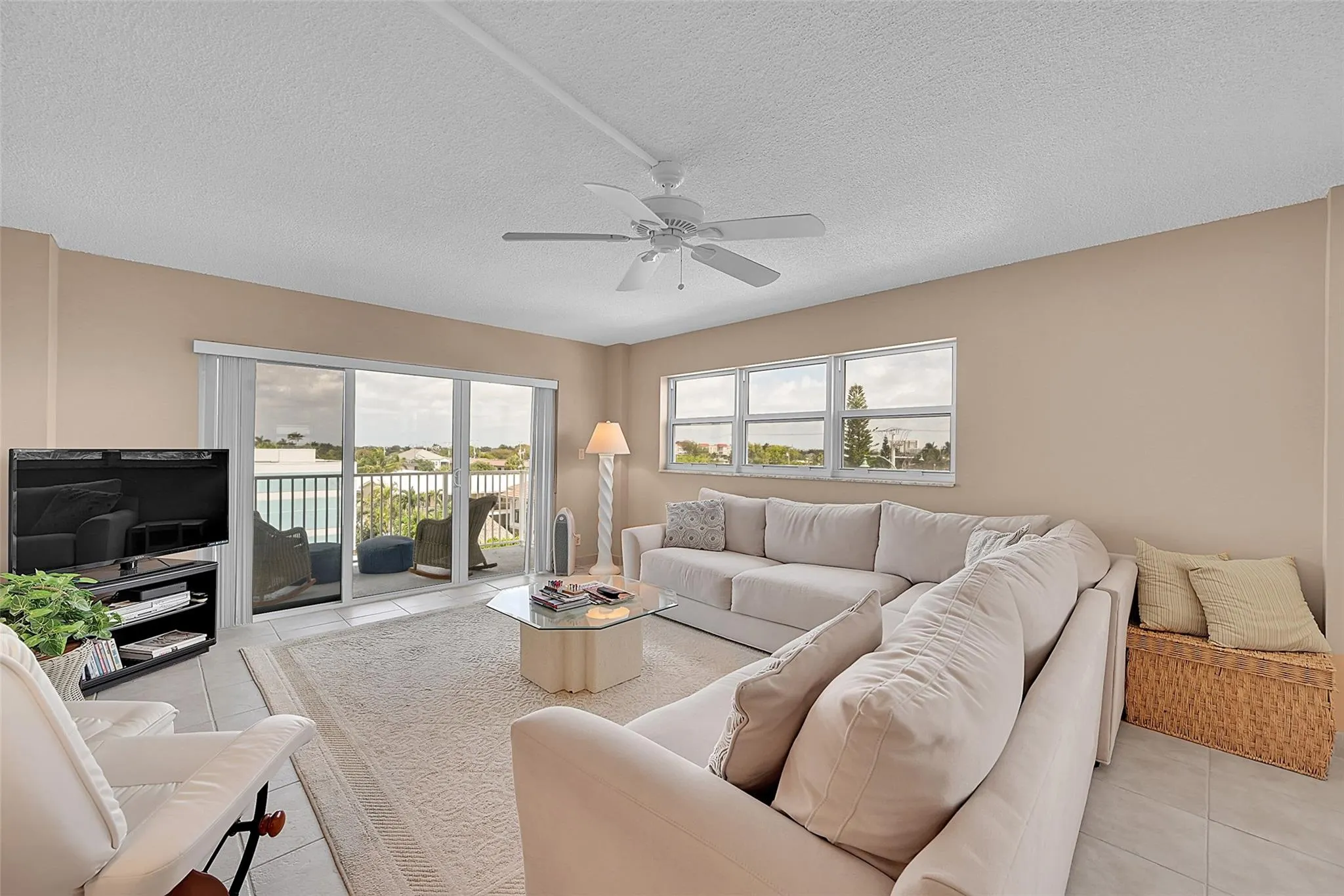 4540 N Ocean Dr, #406