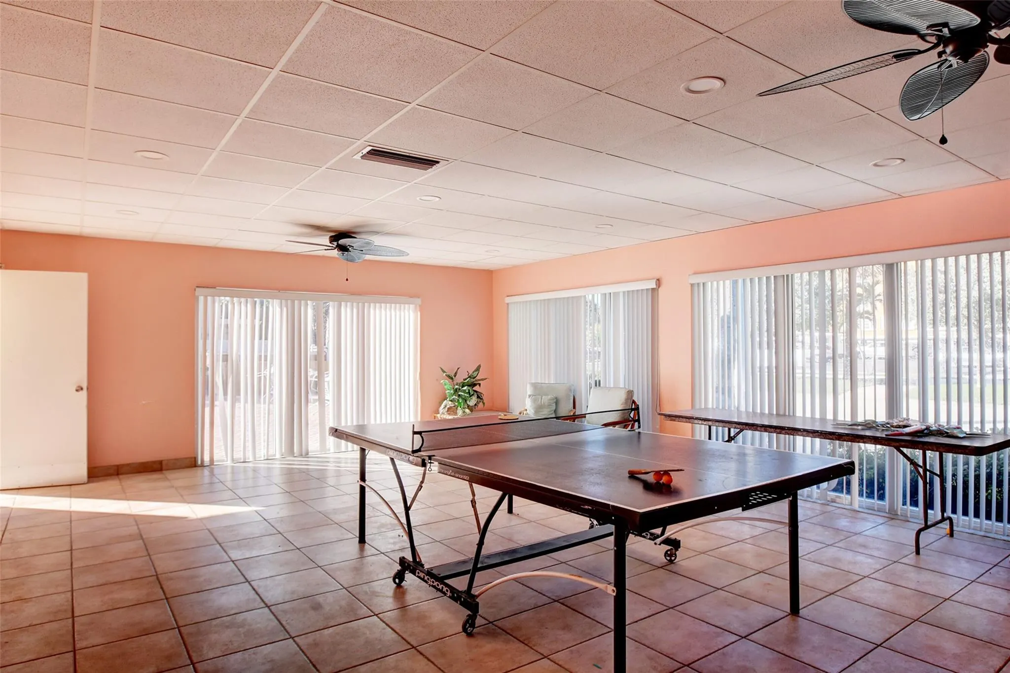 4540 N Ocean Dr, #406