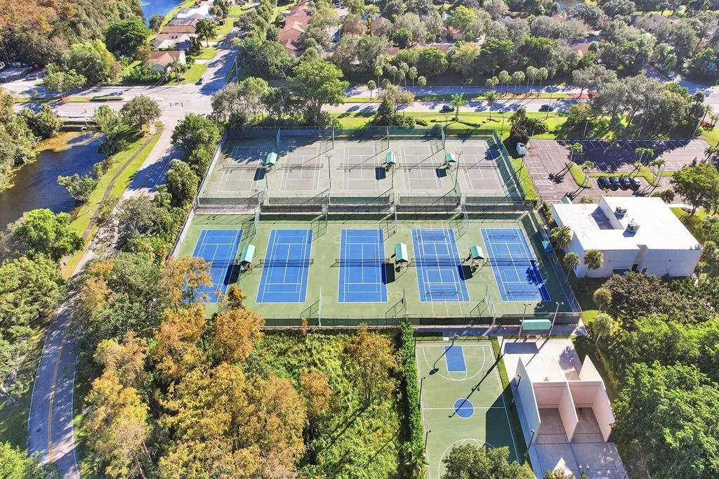 3725 Carambola Cir, #2824