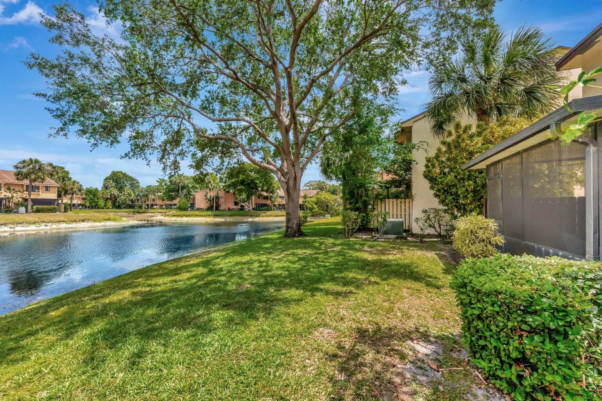 3725 Carambola Cir, #2824