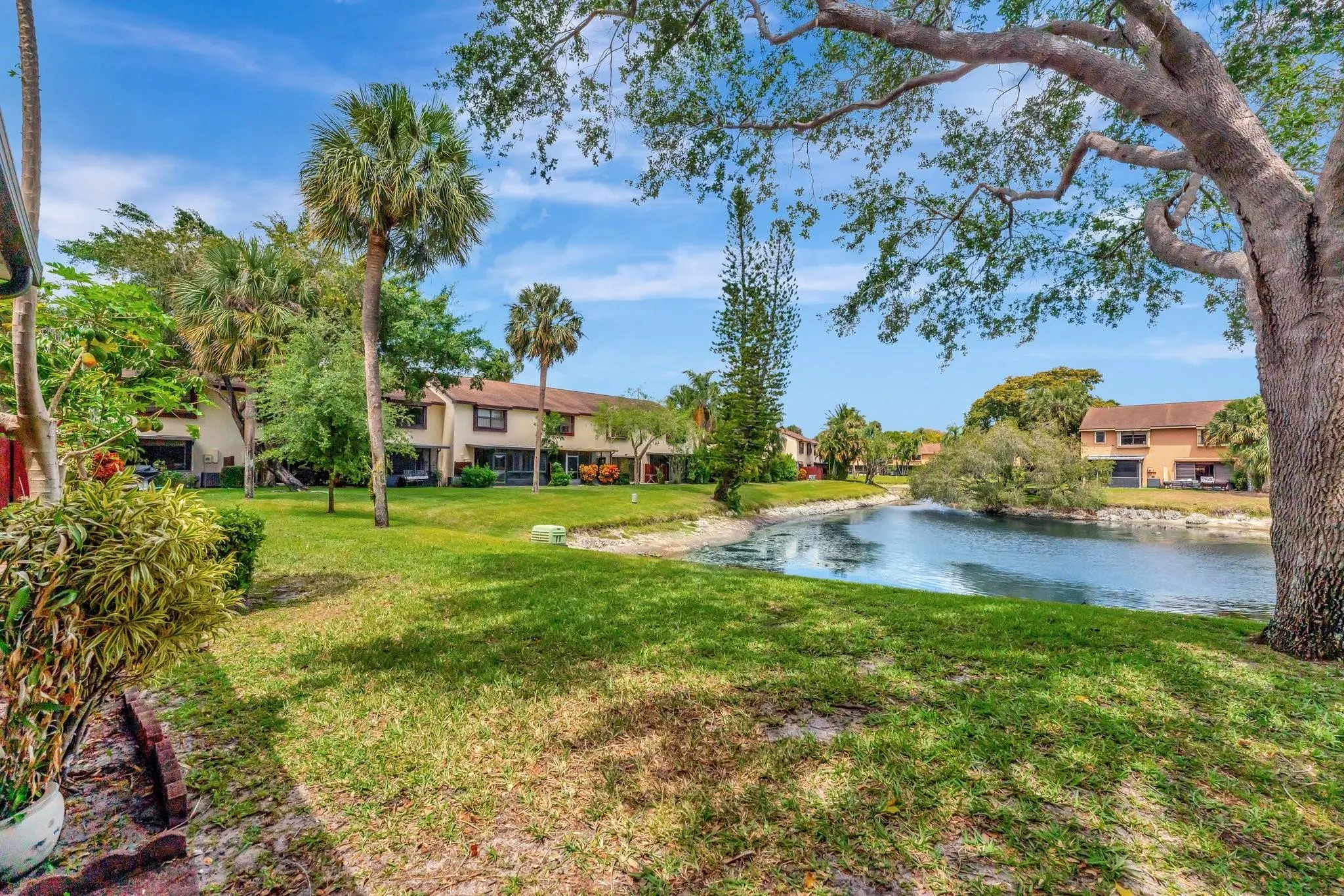 3725 Carambola Cir, #2824