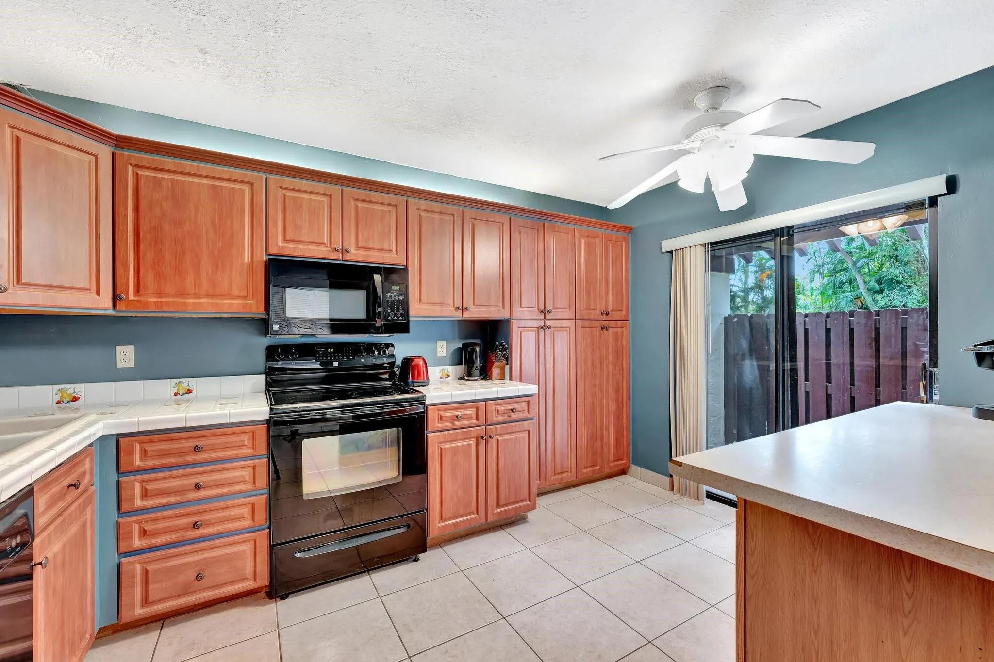 3725 Carambola Cir, #2824