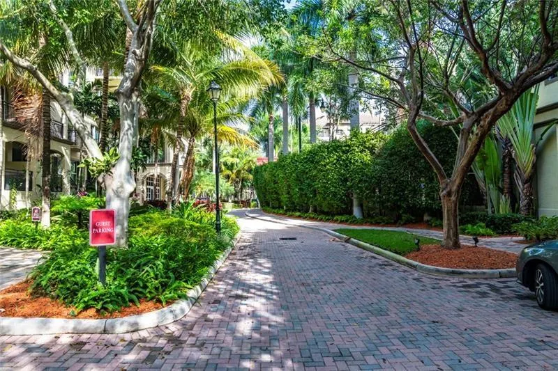2625 NE 14th Ave, #308