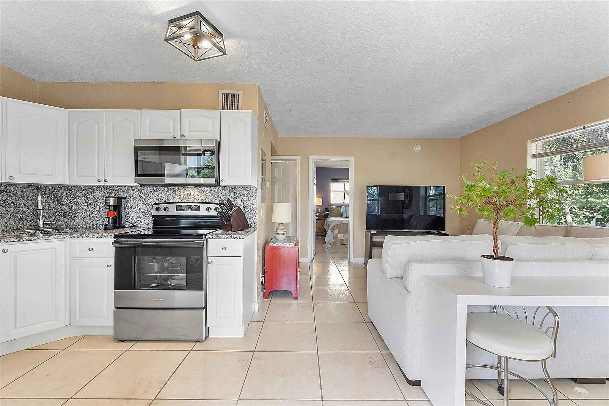 2741 NE 8th Avenue, #20