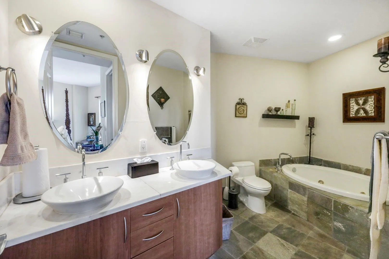 2631 NE 14th Ave, #200