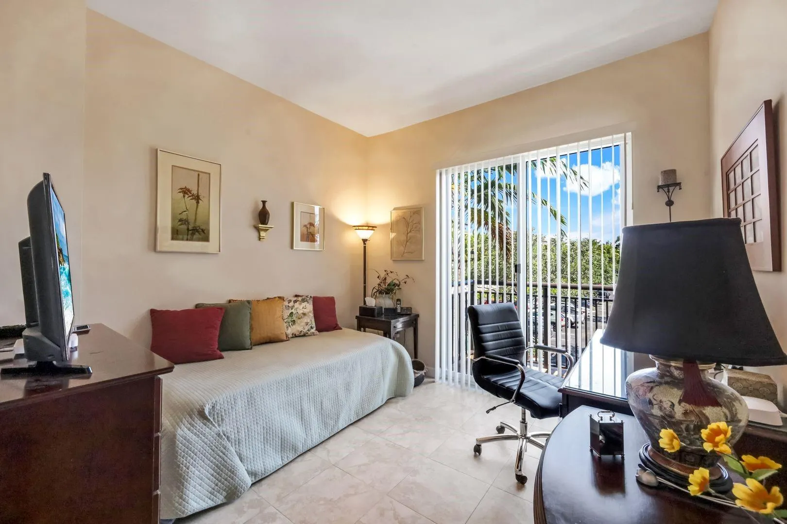 2631 NE 14th Ave, #200