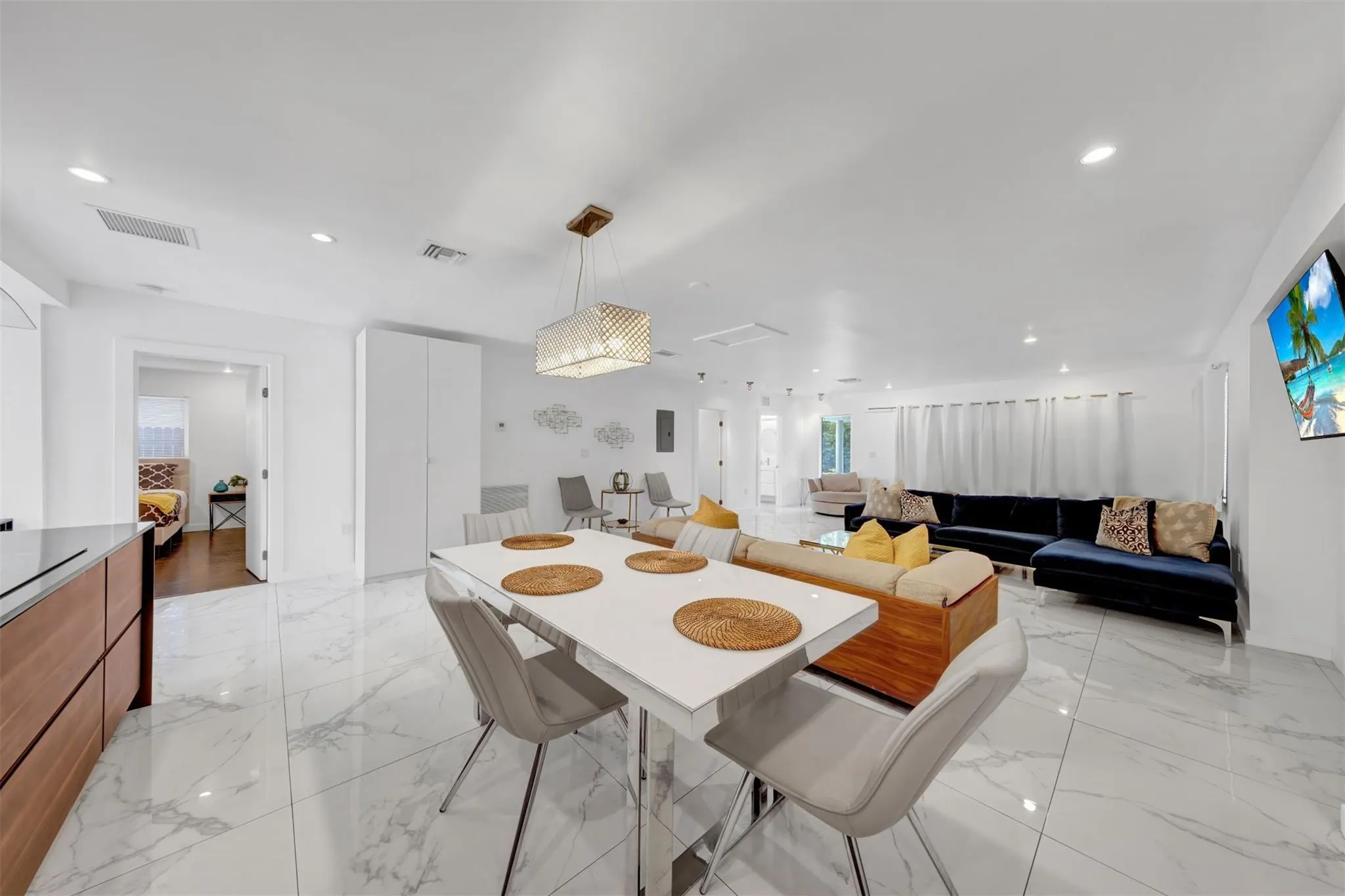 91 NW 51st St