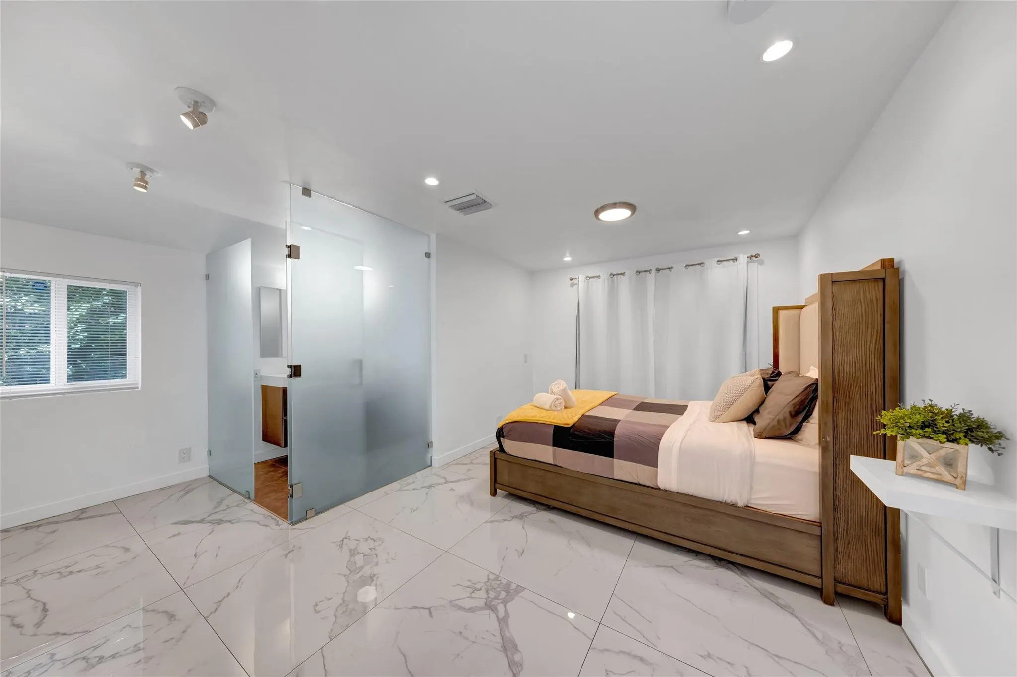 91 NW 51st St