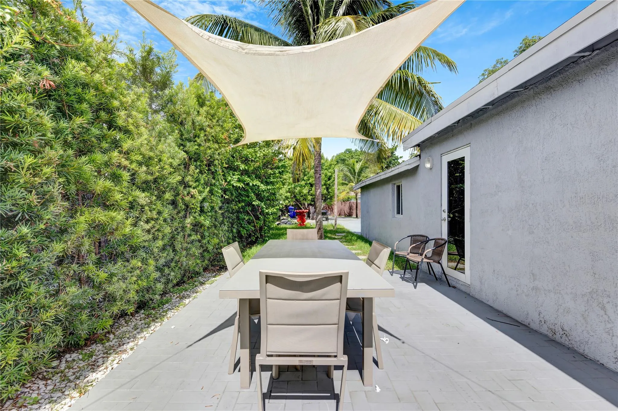 91 NW 51st St