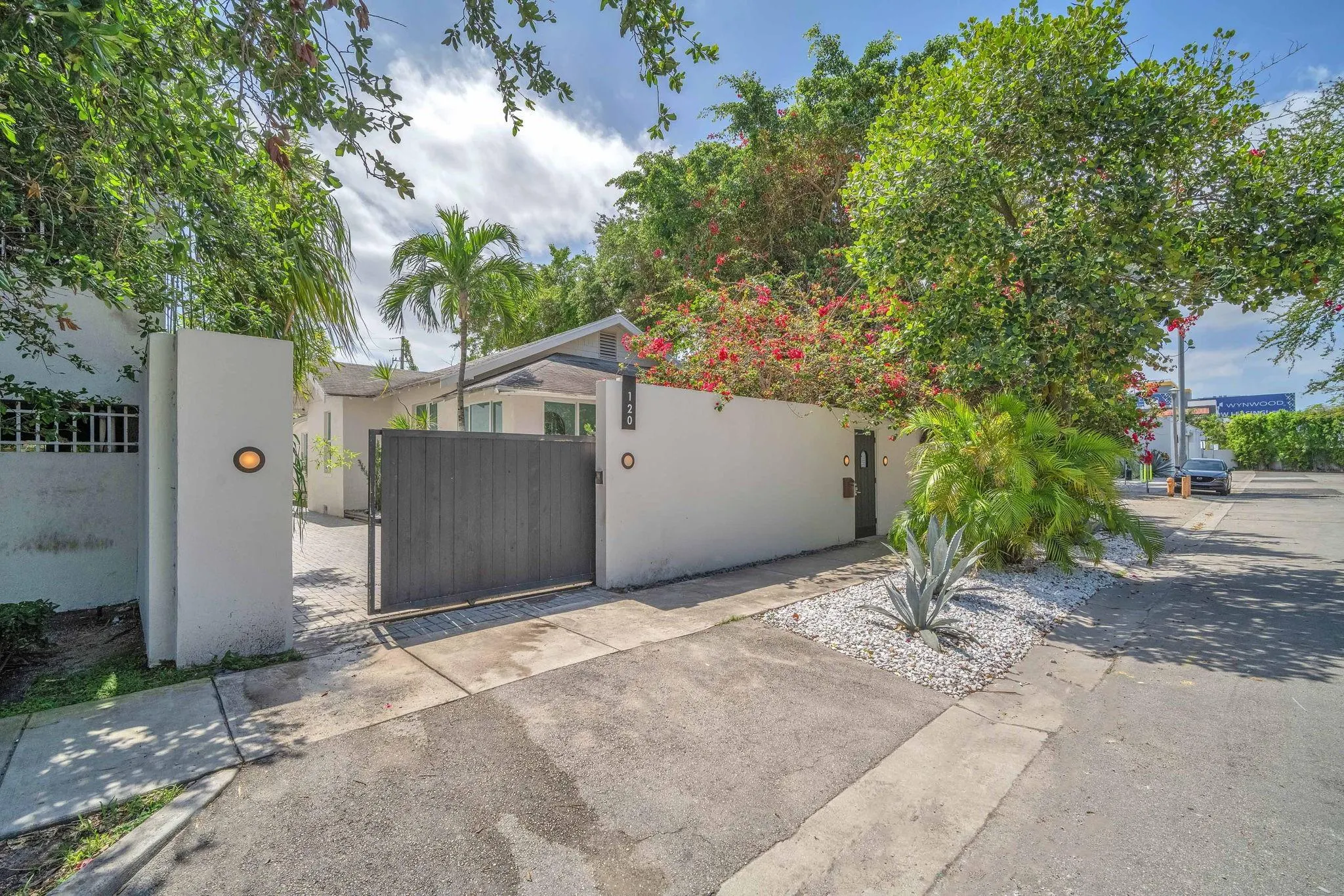 120 NE 25th St