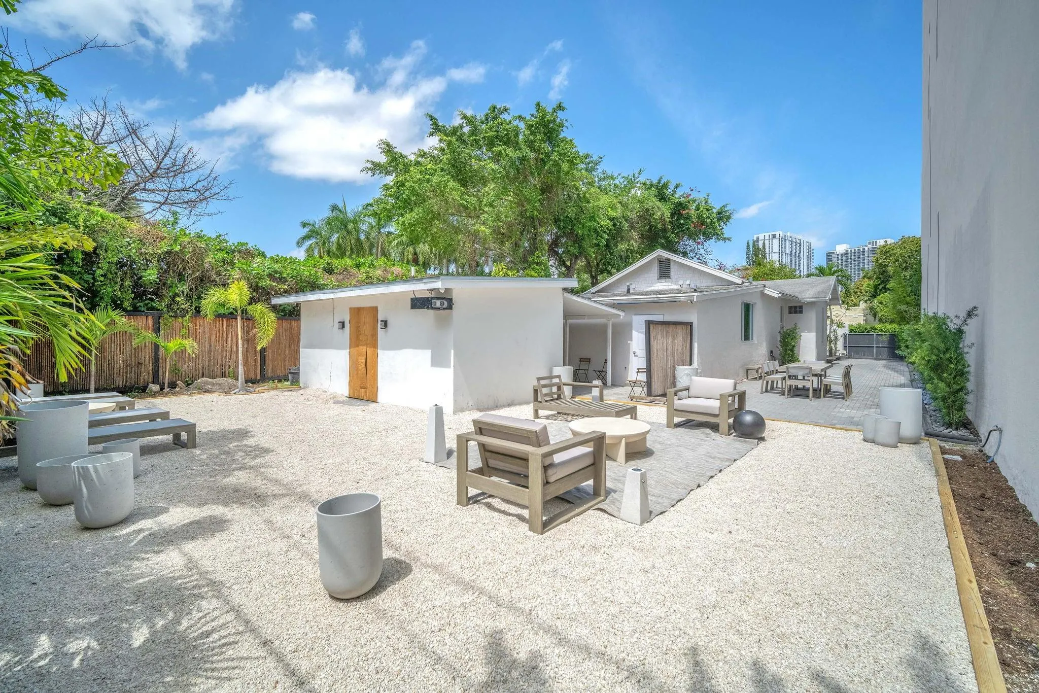 120 NE 25th St