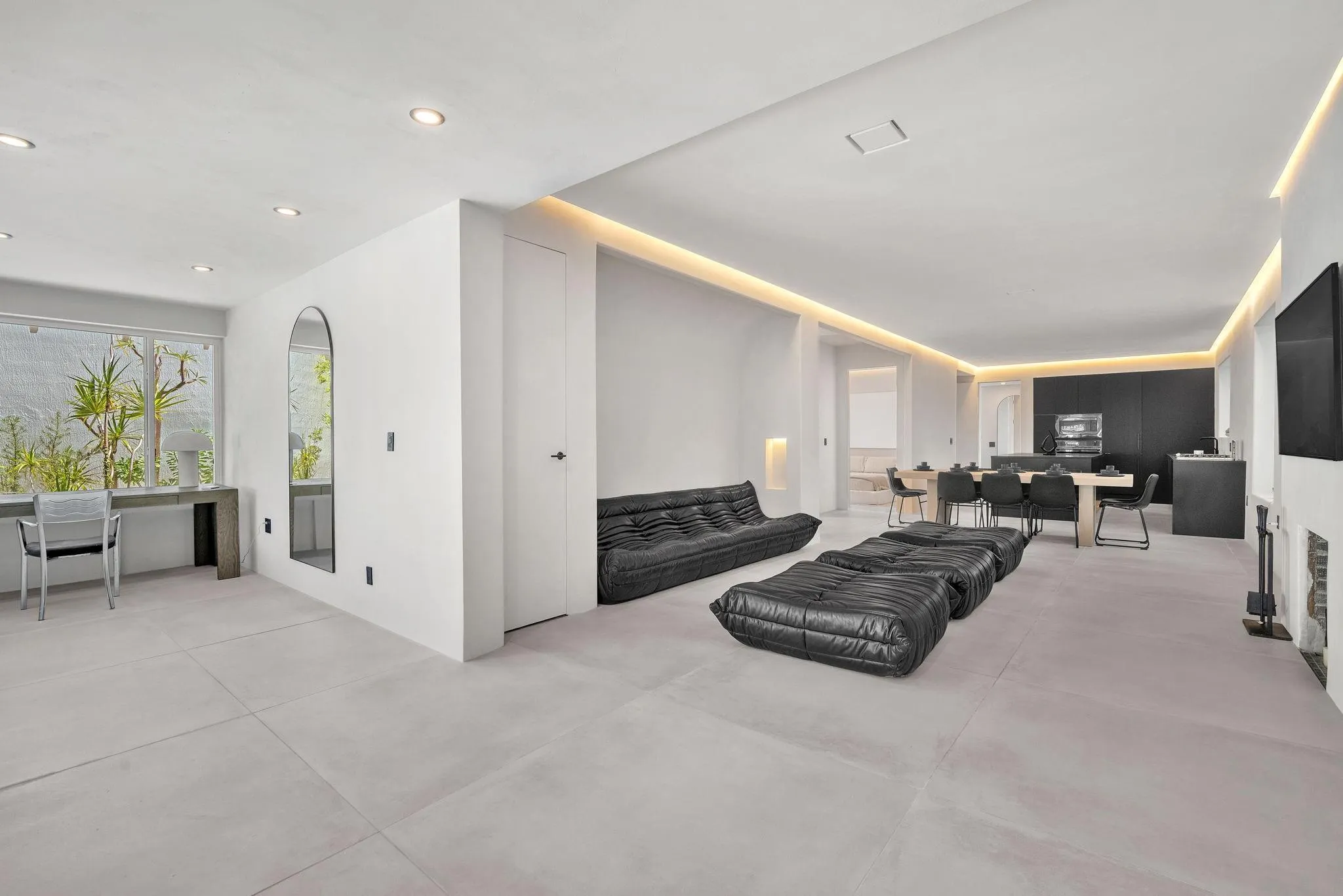 120 NE 25th St