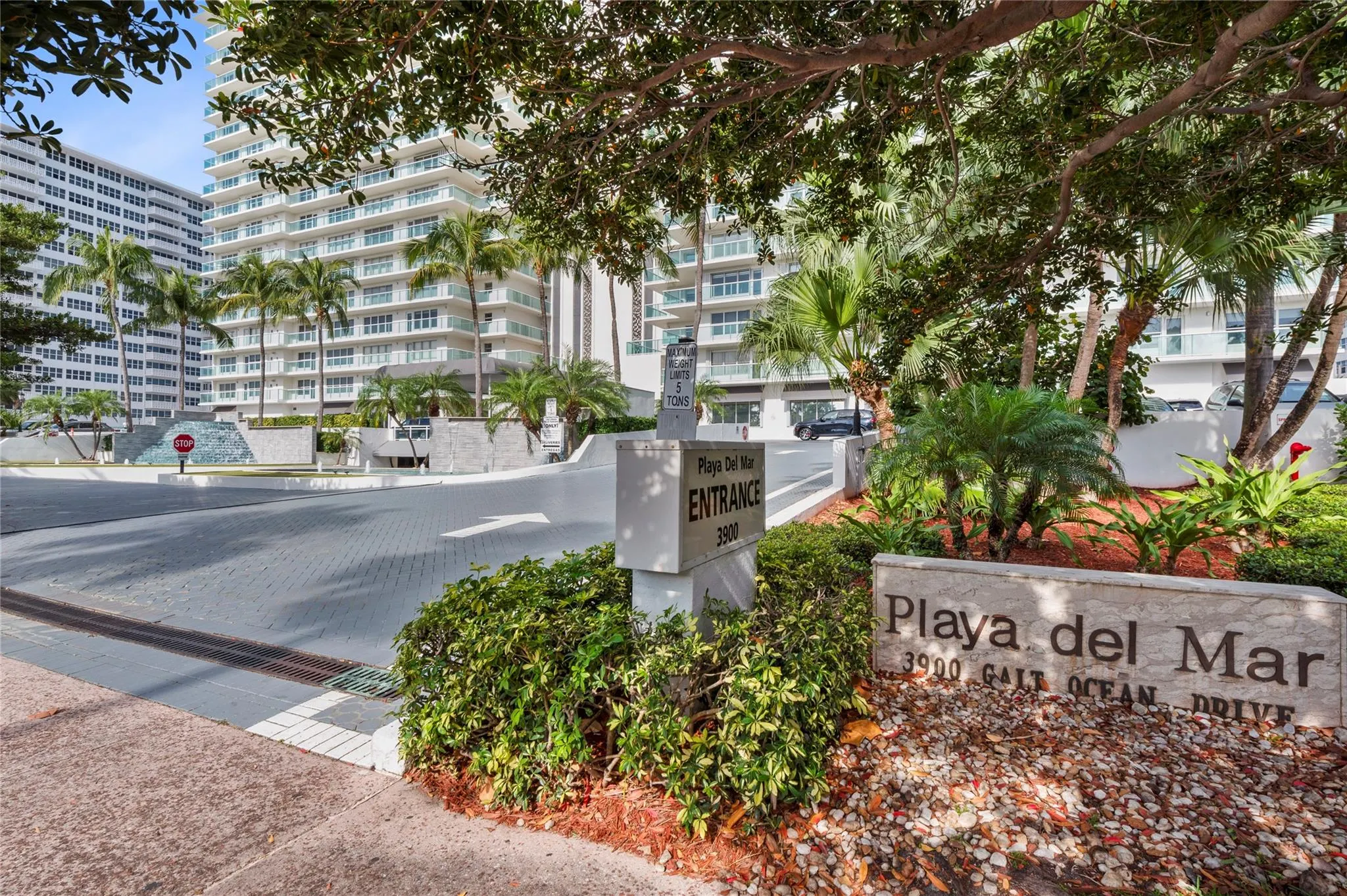 3900 Galt Ocean Drive, #816