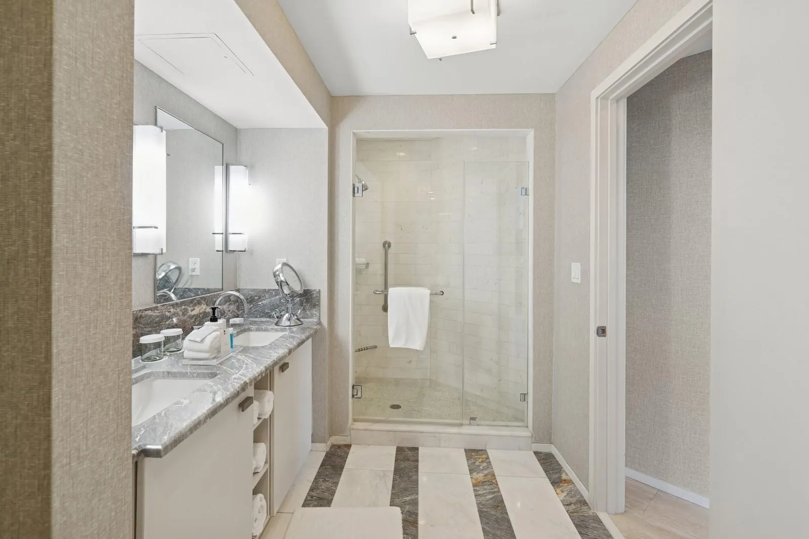 551 N Fort Lauderdale Beach Blvd, #R1902