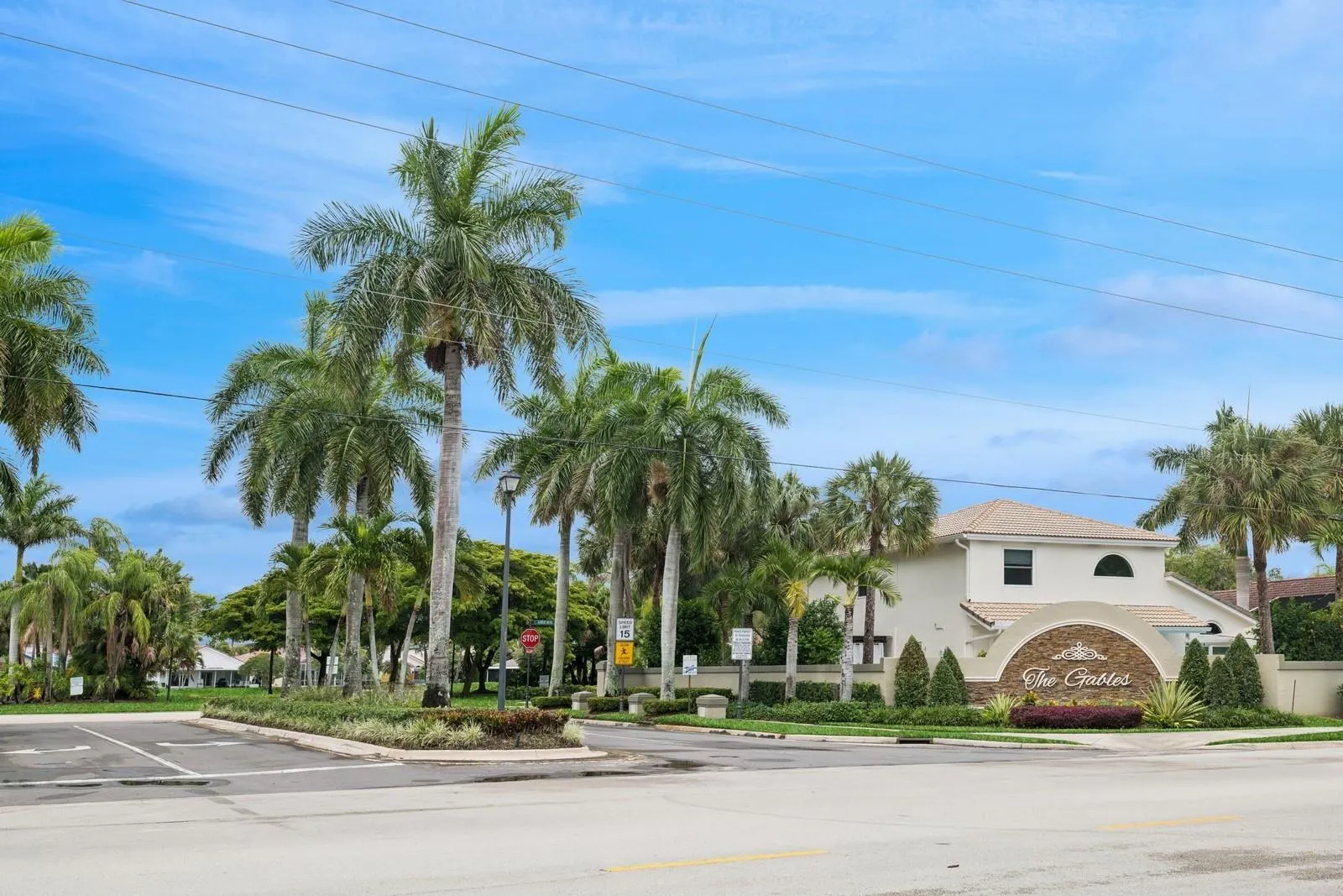 64 Gables Blvd