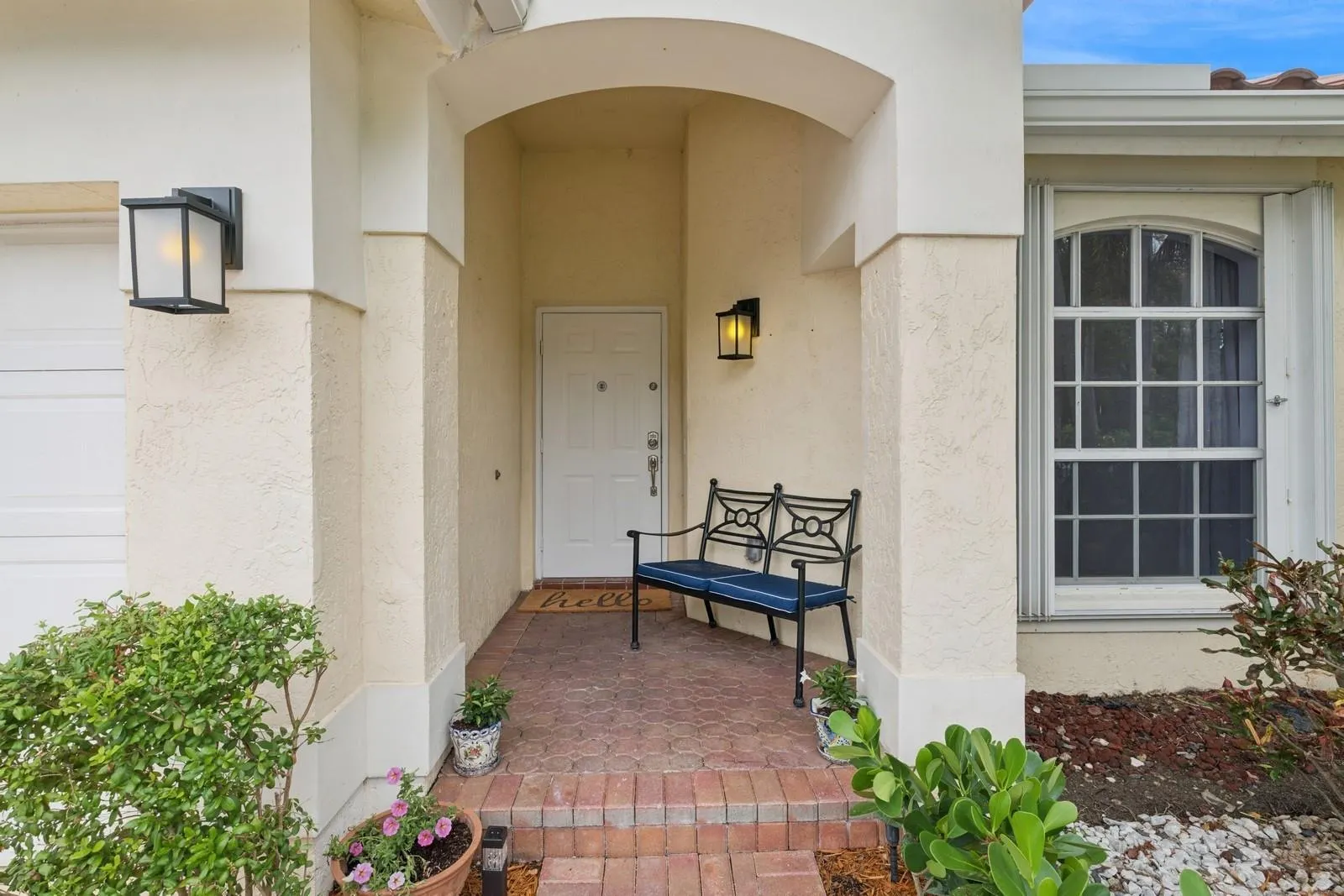 64 Gables Blvd