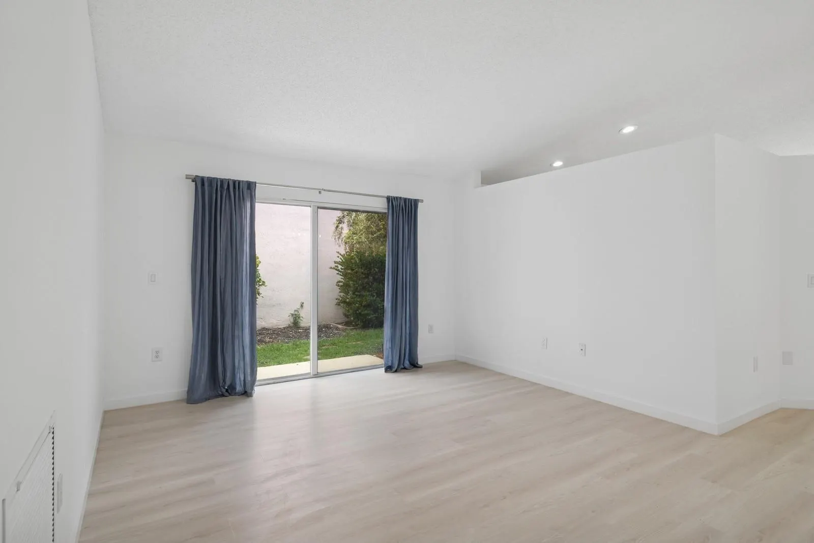 64 Gables Blvd