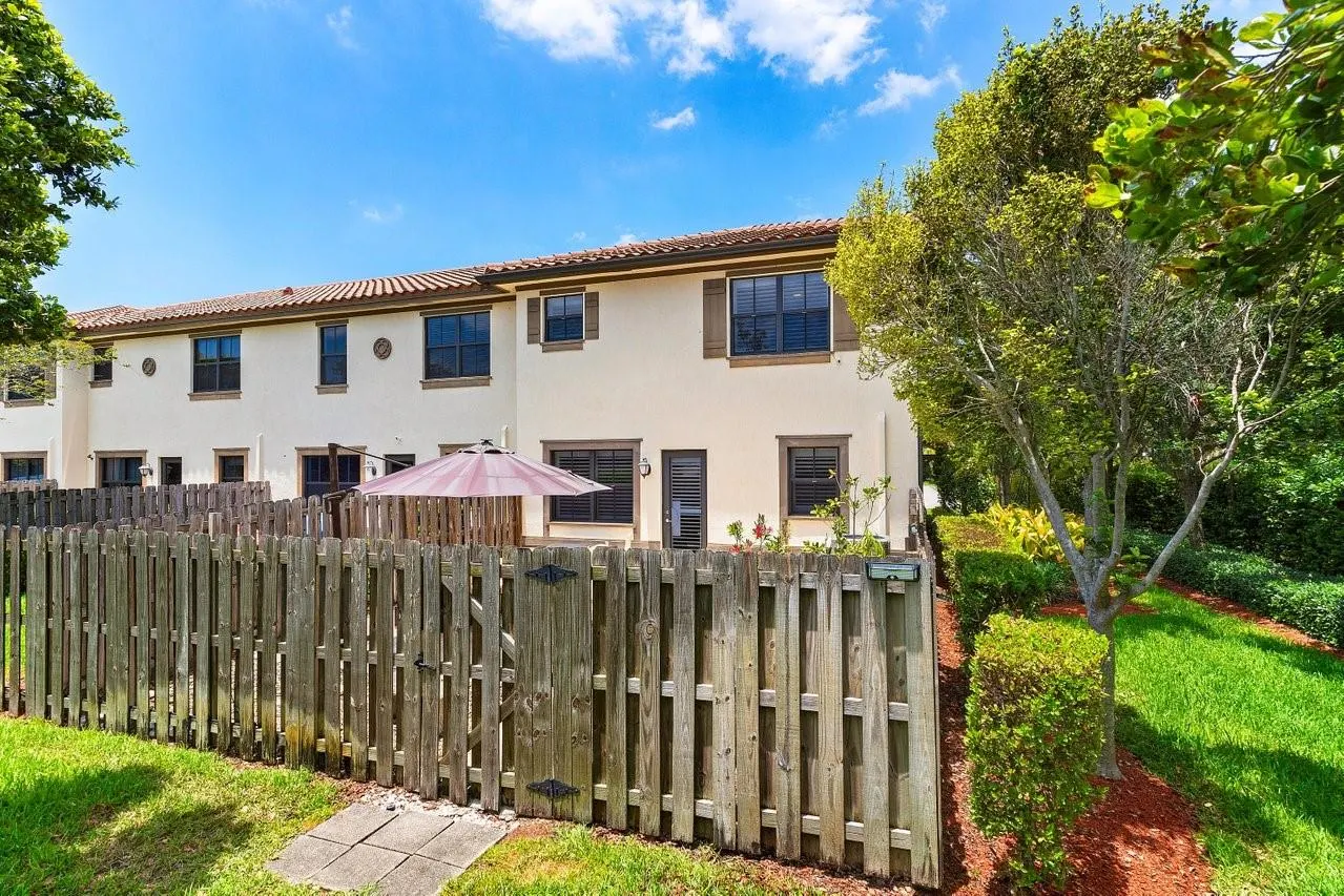 9580 Town Parc Cir S, #9580