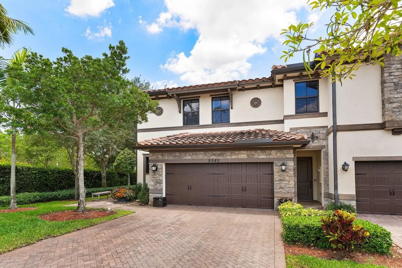 9580 Town Parc Cir S, #9580
