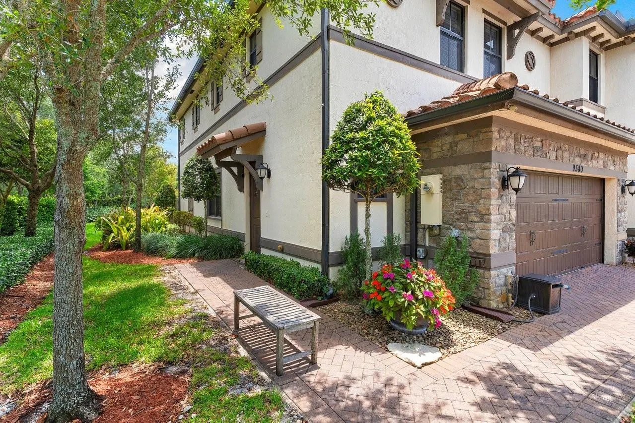 9580 Town Parc Cir S, #9580