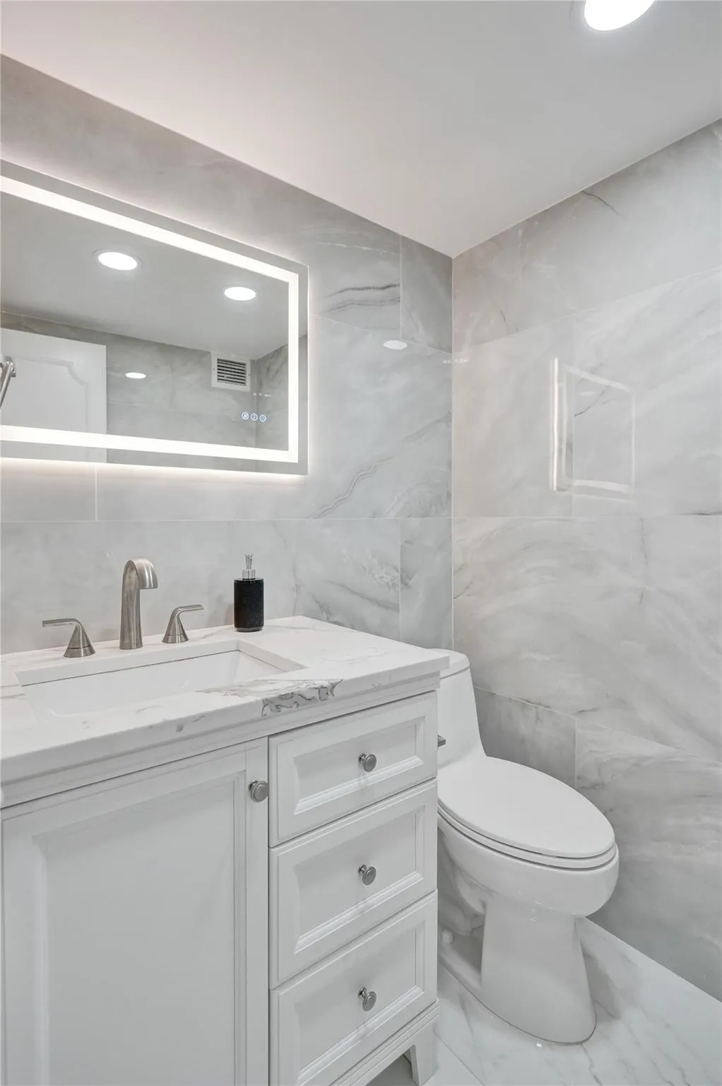 6000 N Ocean Blvd, #4E