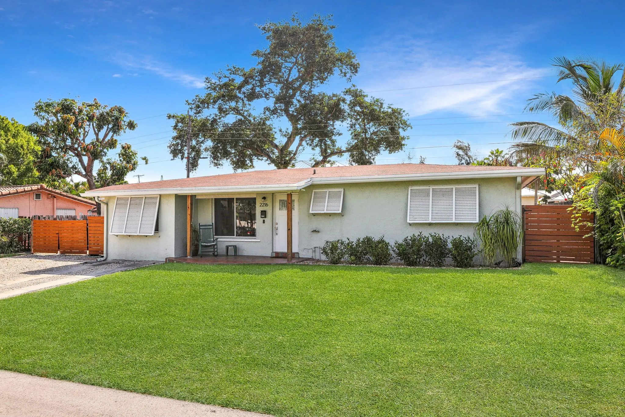 2216 NW 2nd Ave