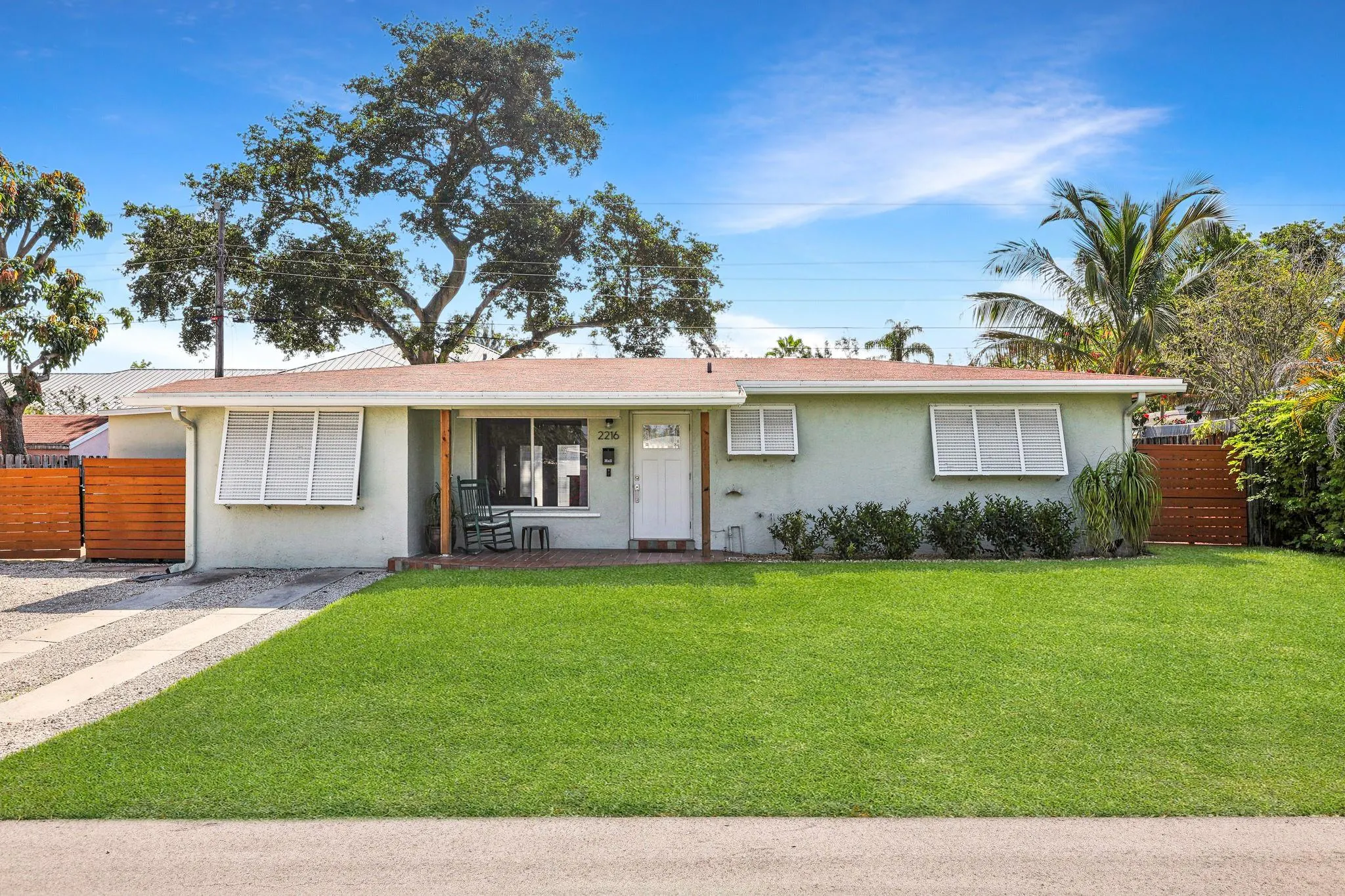 2216 NW 2nd Ave