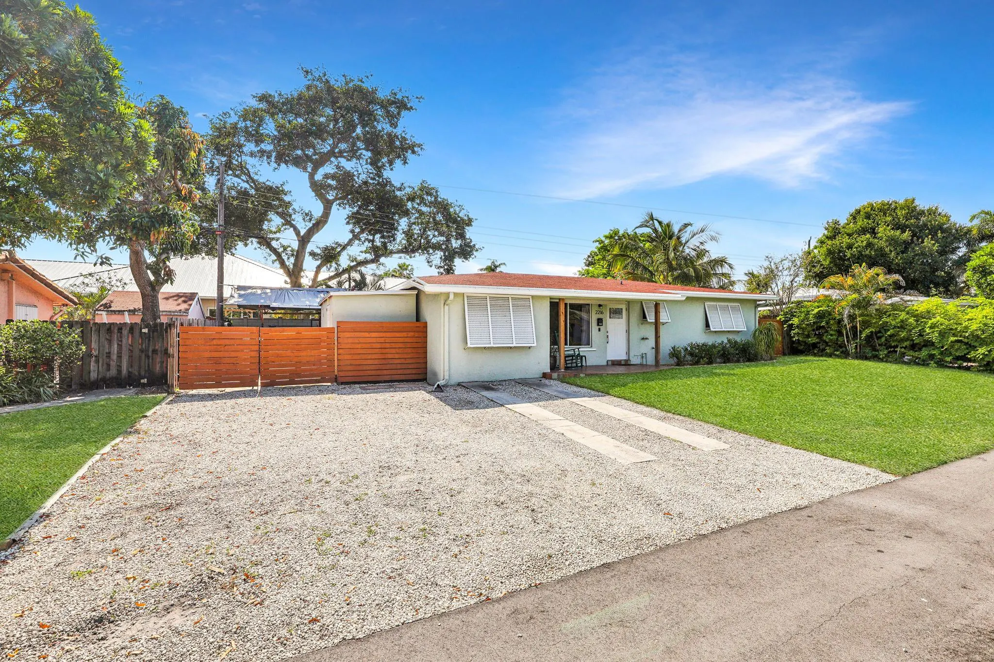 2216 NW 2nd Ave