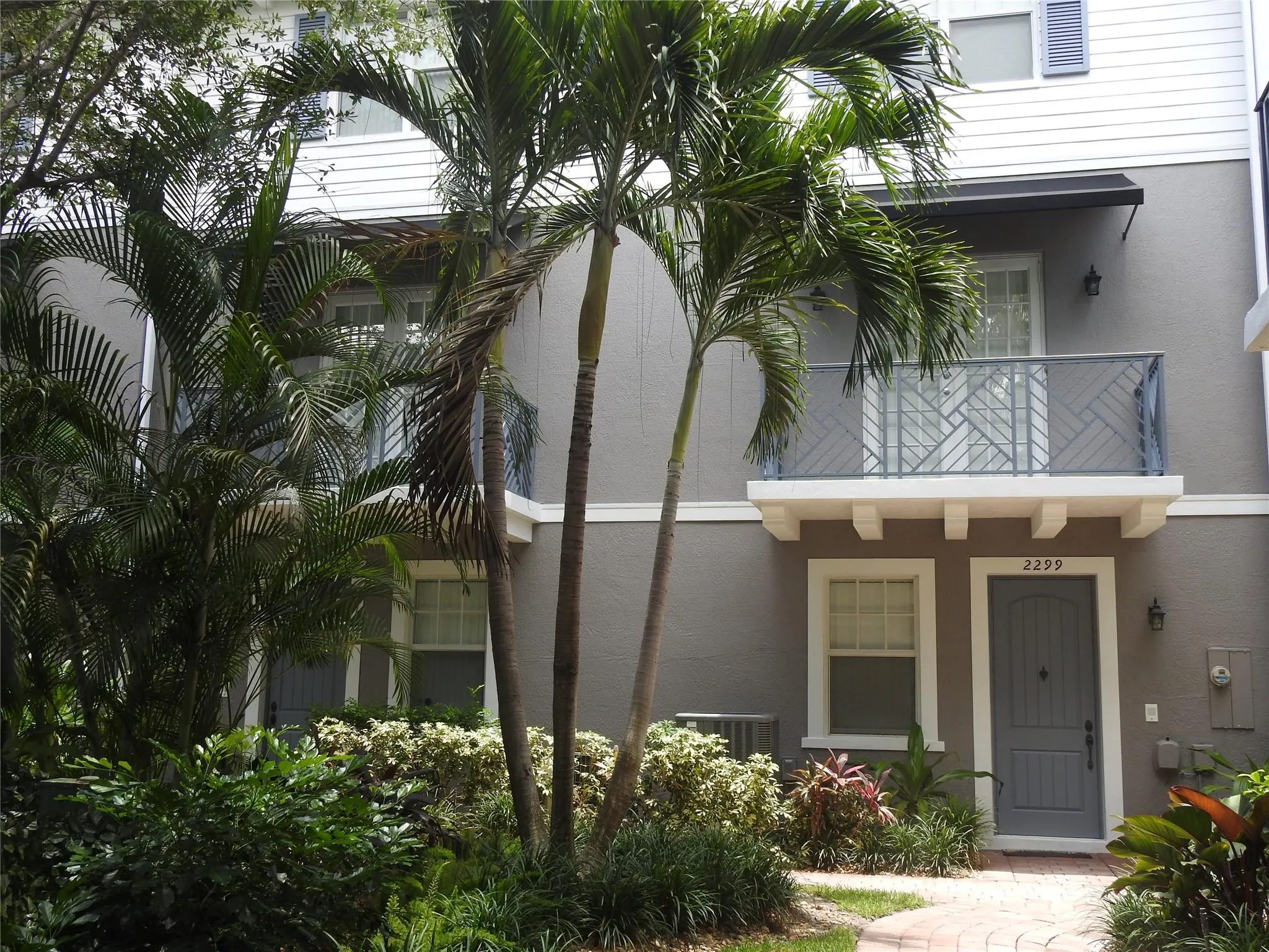 2299 NE 9th Ave, #2299