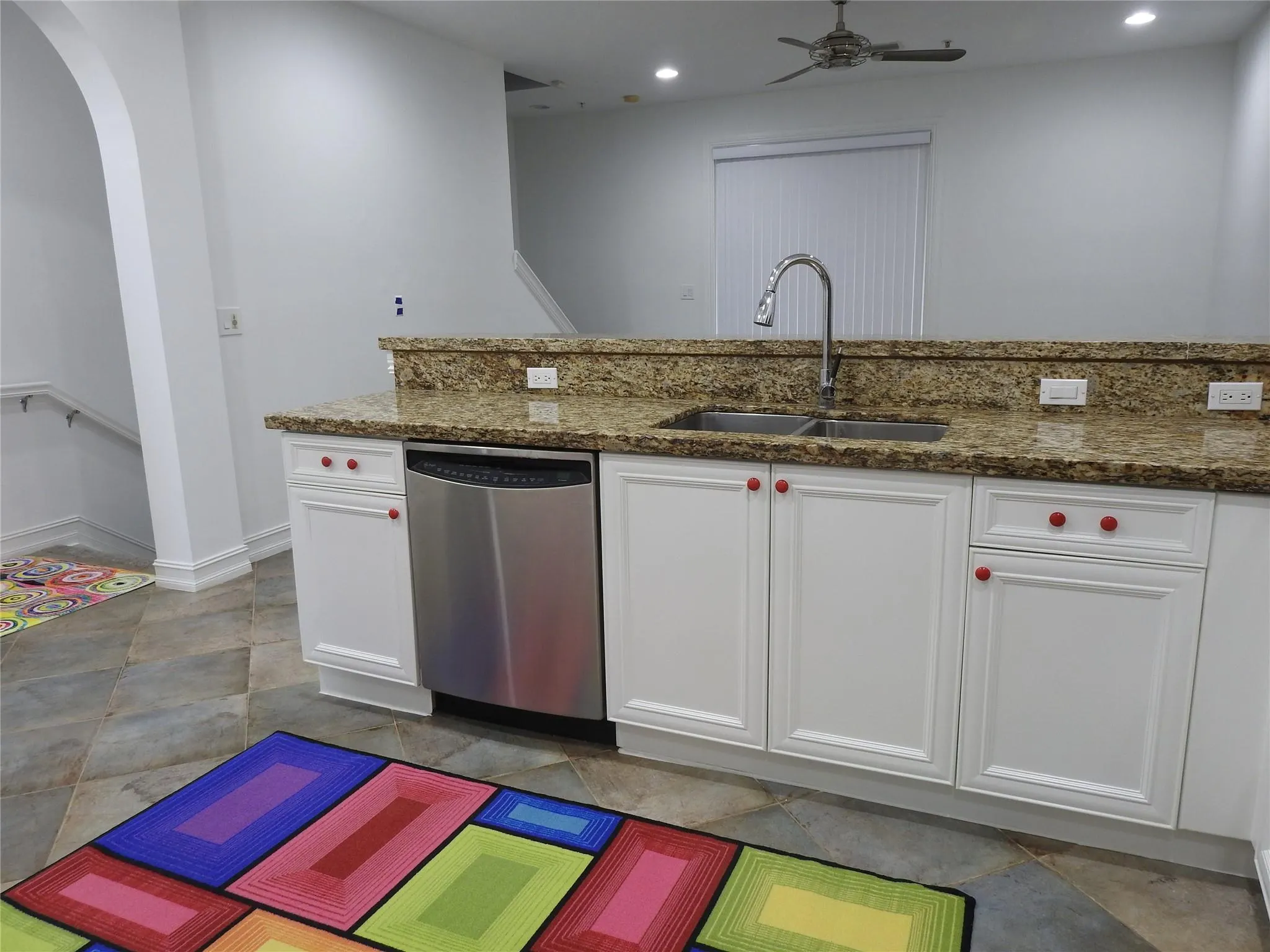 2299 NE 9th Ave, #2299