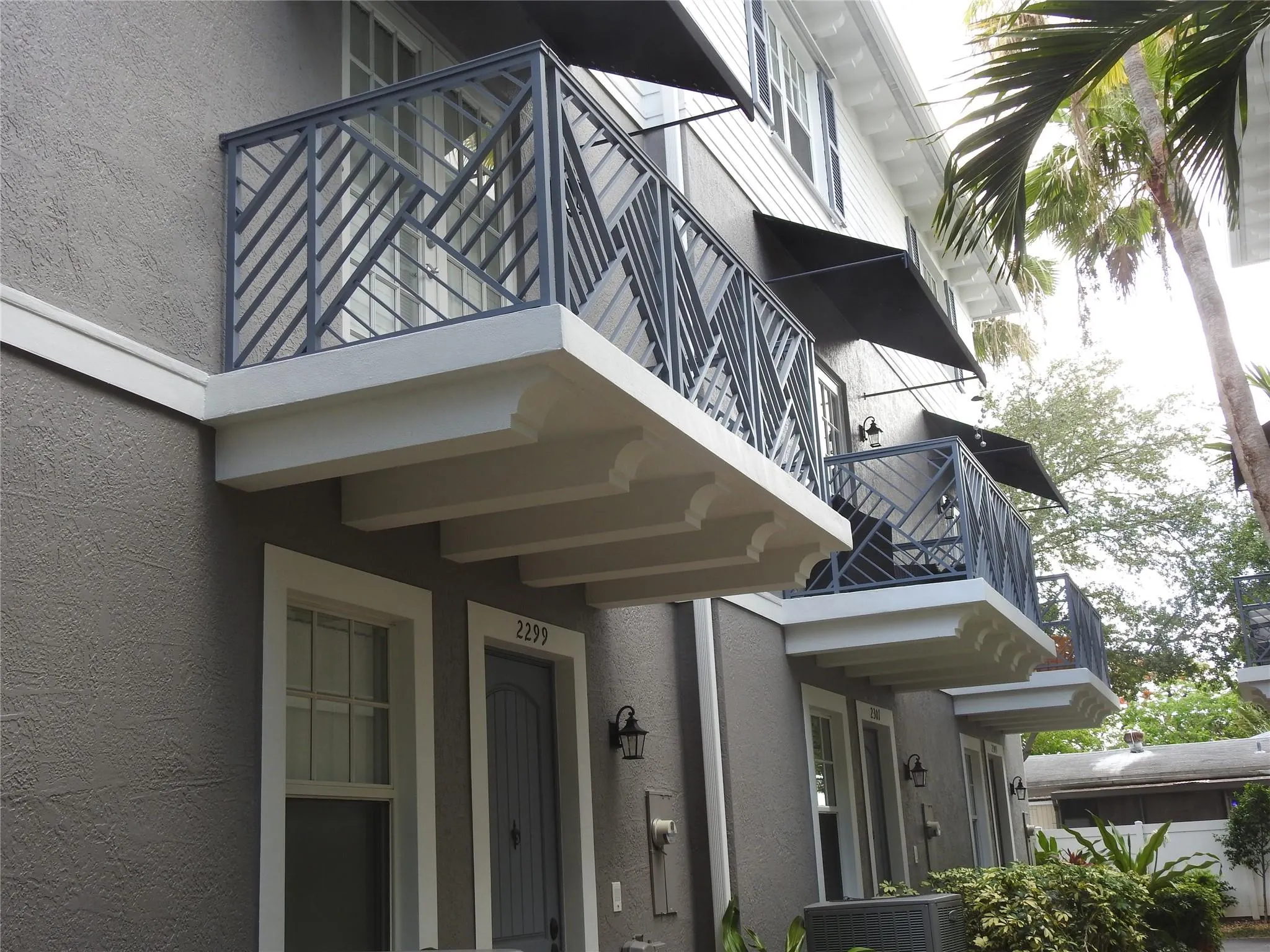 2299 NE 9th Ave, #2299