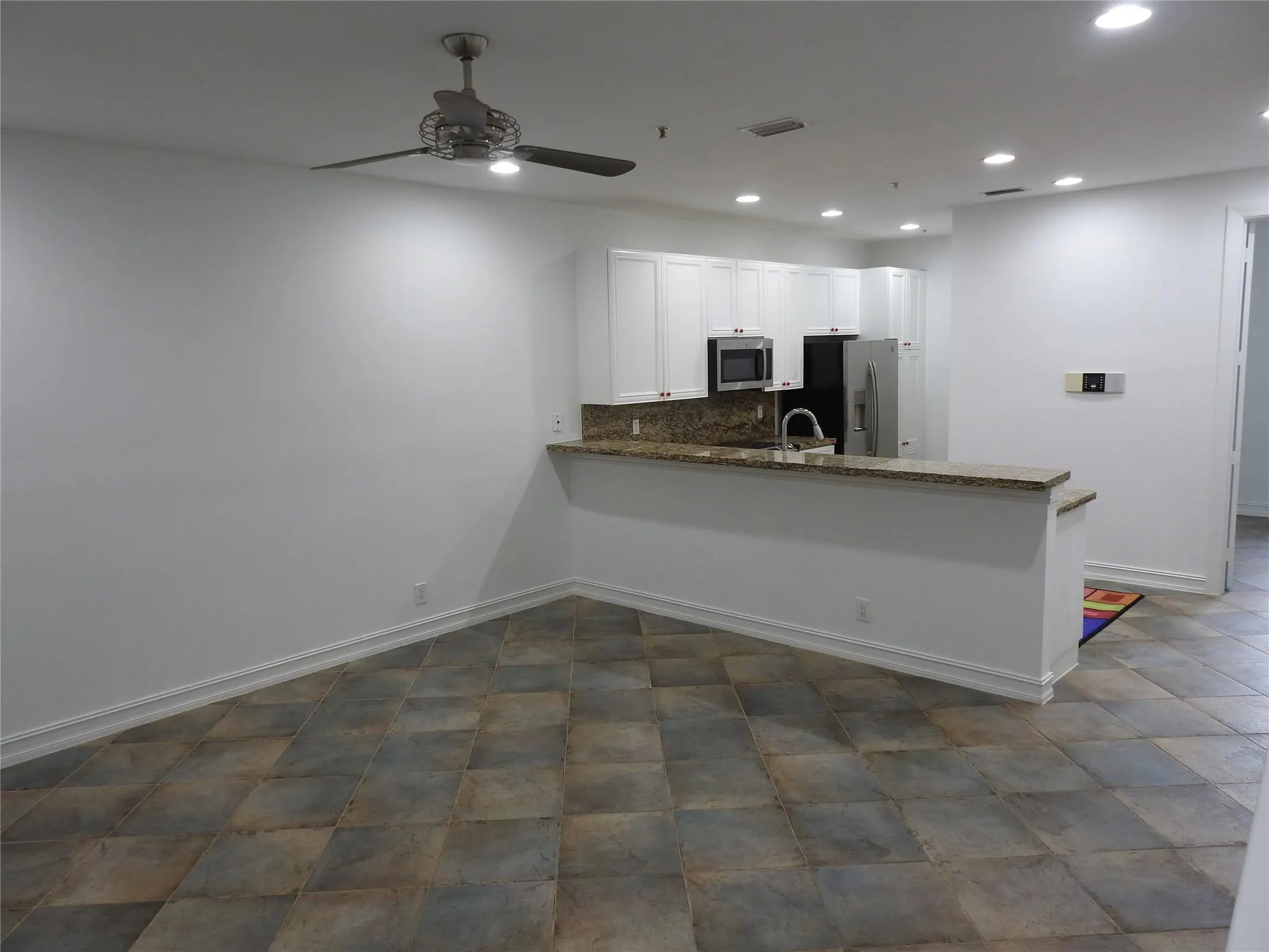 2299 NE 9th Ave, #2299
