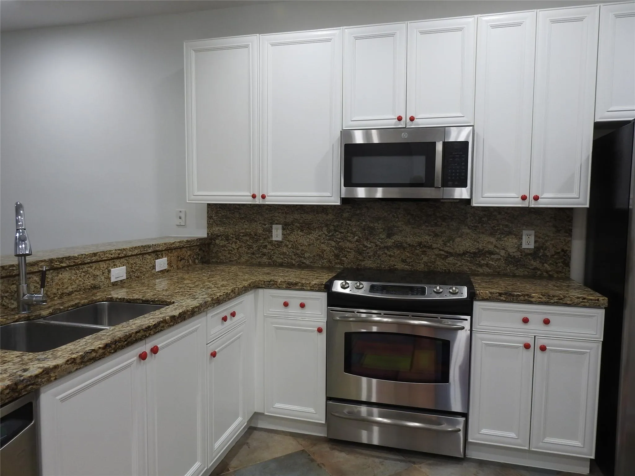 2299 NE 9th Ave, #2299