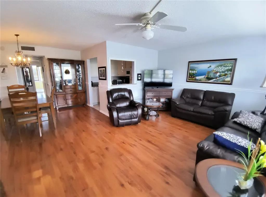 2116 Cambridge E, #2116